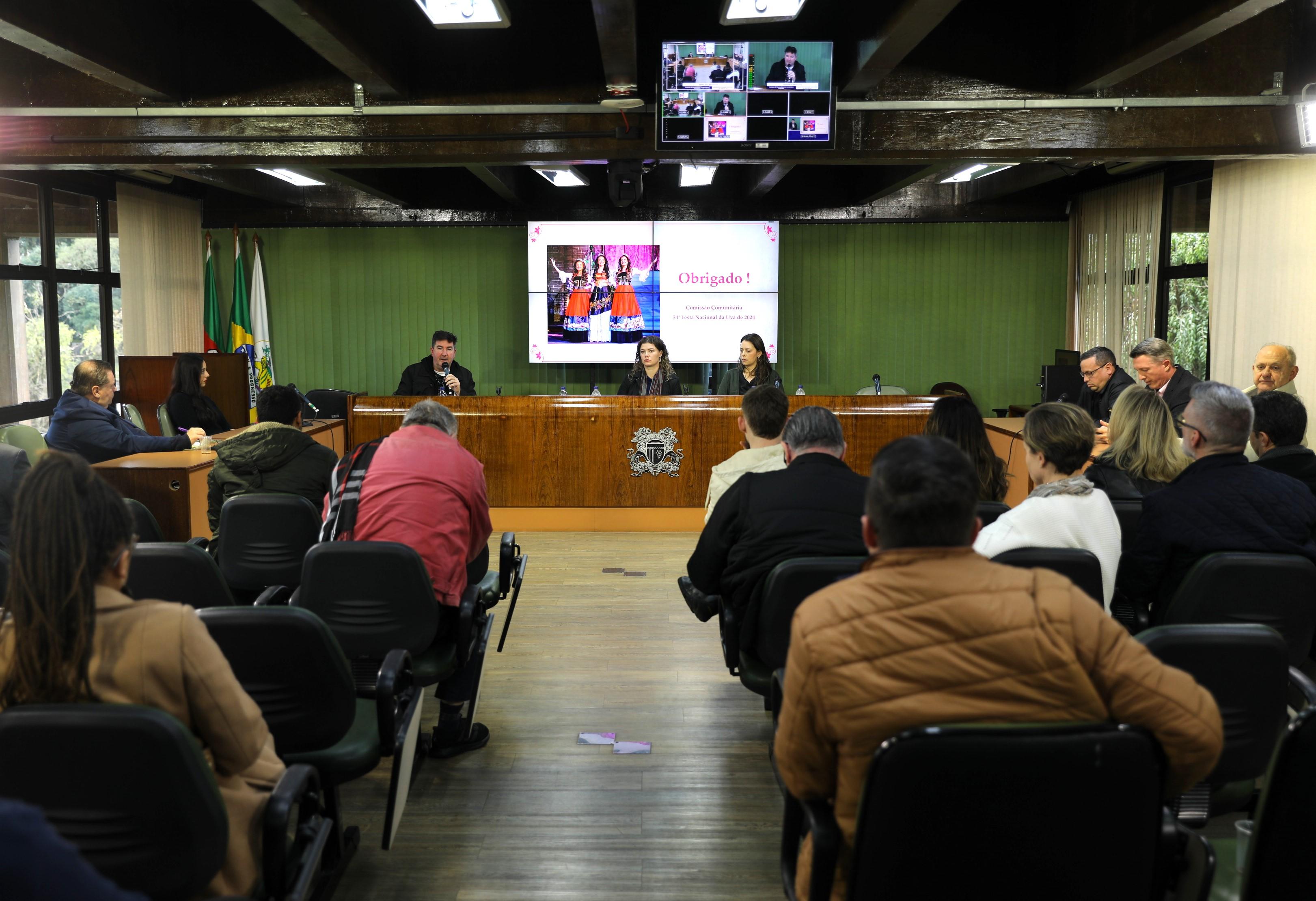 Comissão de Desenvolvimento Econômico do Legislativo recebe a prestação de contas da Festa da Uva