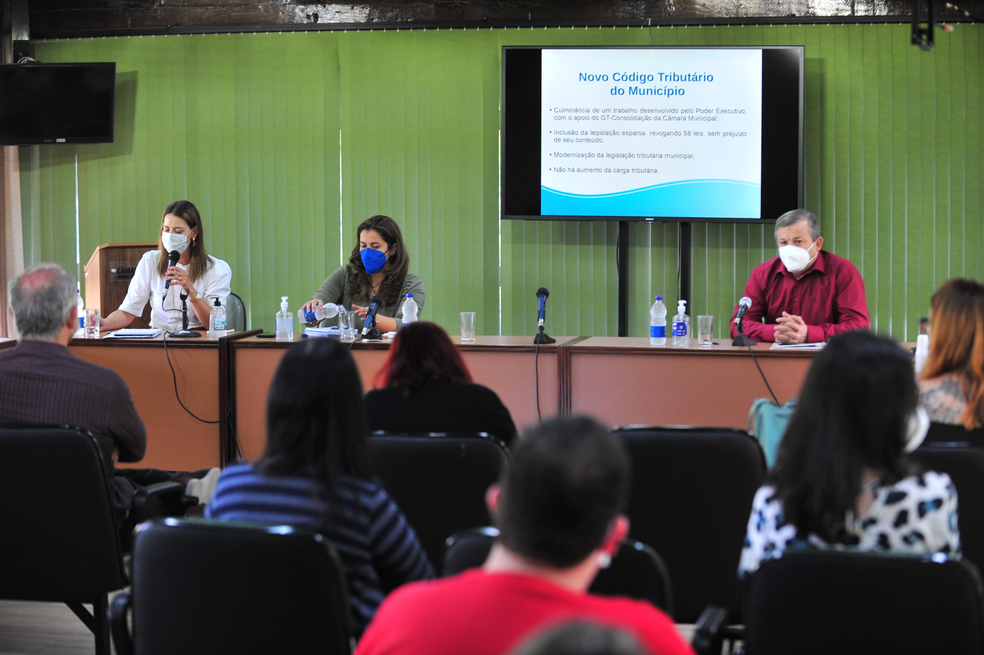 Vereadores recebem detalhamento de projetos do novo Código Tributário e de incentivo à agricultura