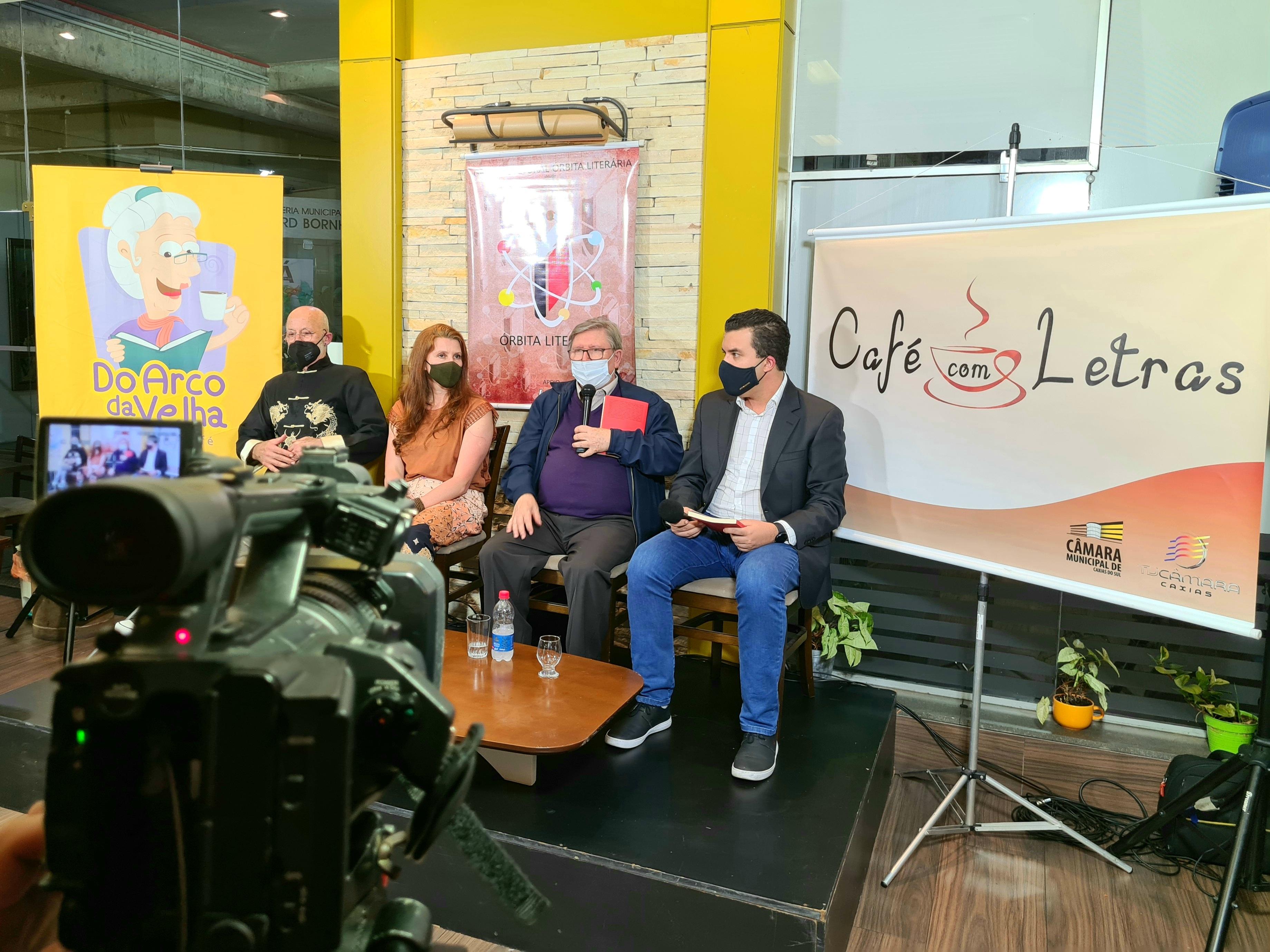 Café com Letras, da TV Câmara, marca presença na 37ª Feira do Livro de Caxias do Sul