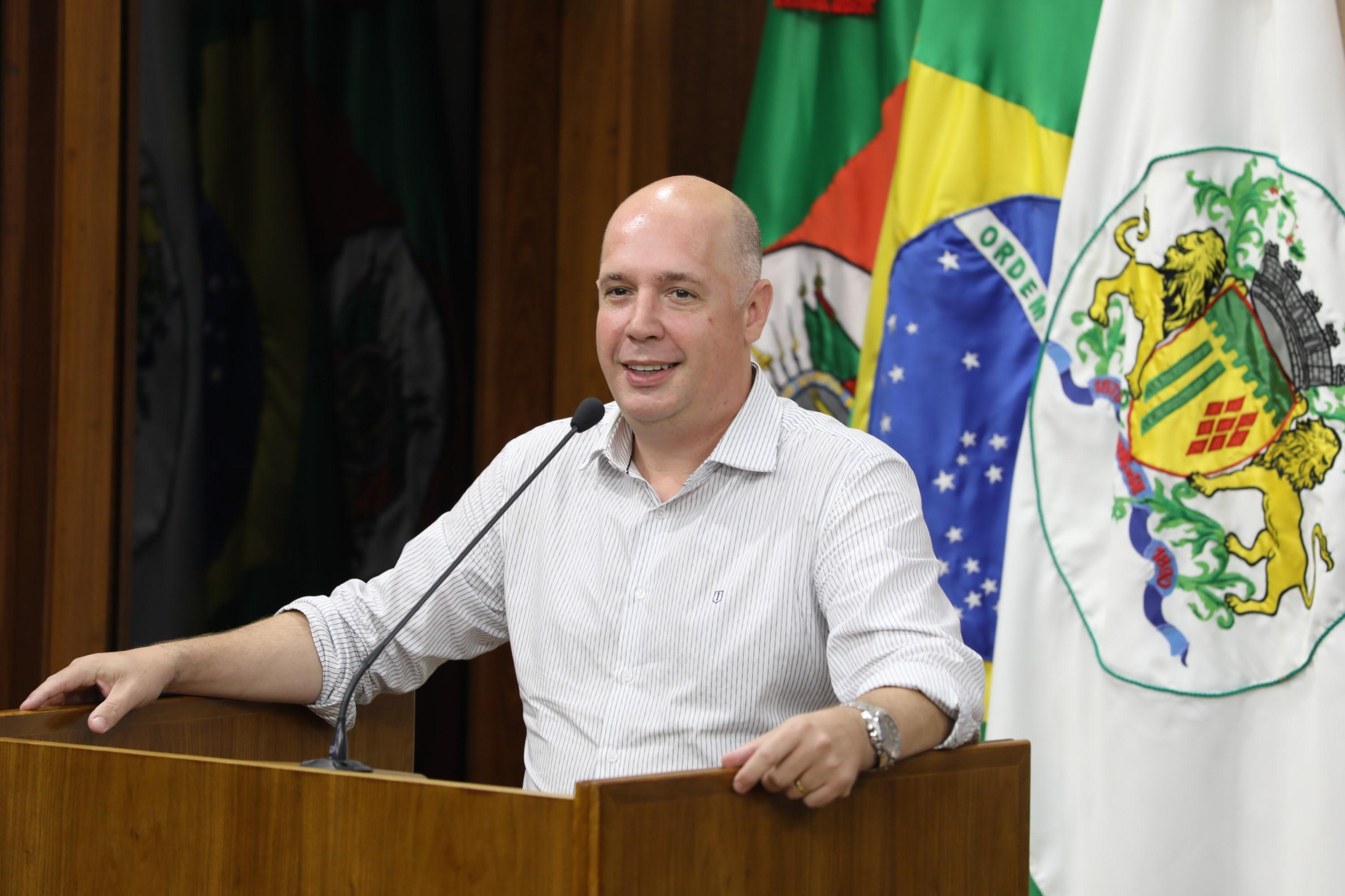 Lucas Diel defende transporte ferroviário em Caxias do Sul