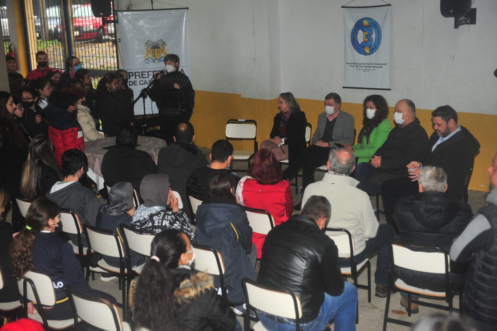 Vereadores participam de assinatura para início de obras na escola Ilda Clara Sebben Barazzetti