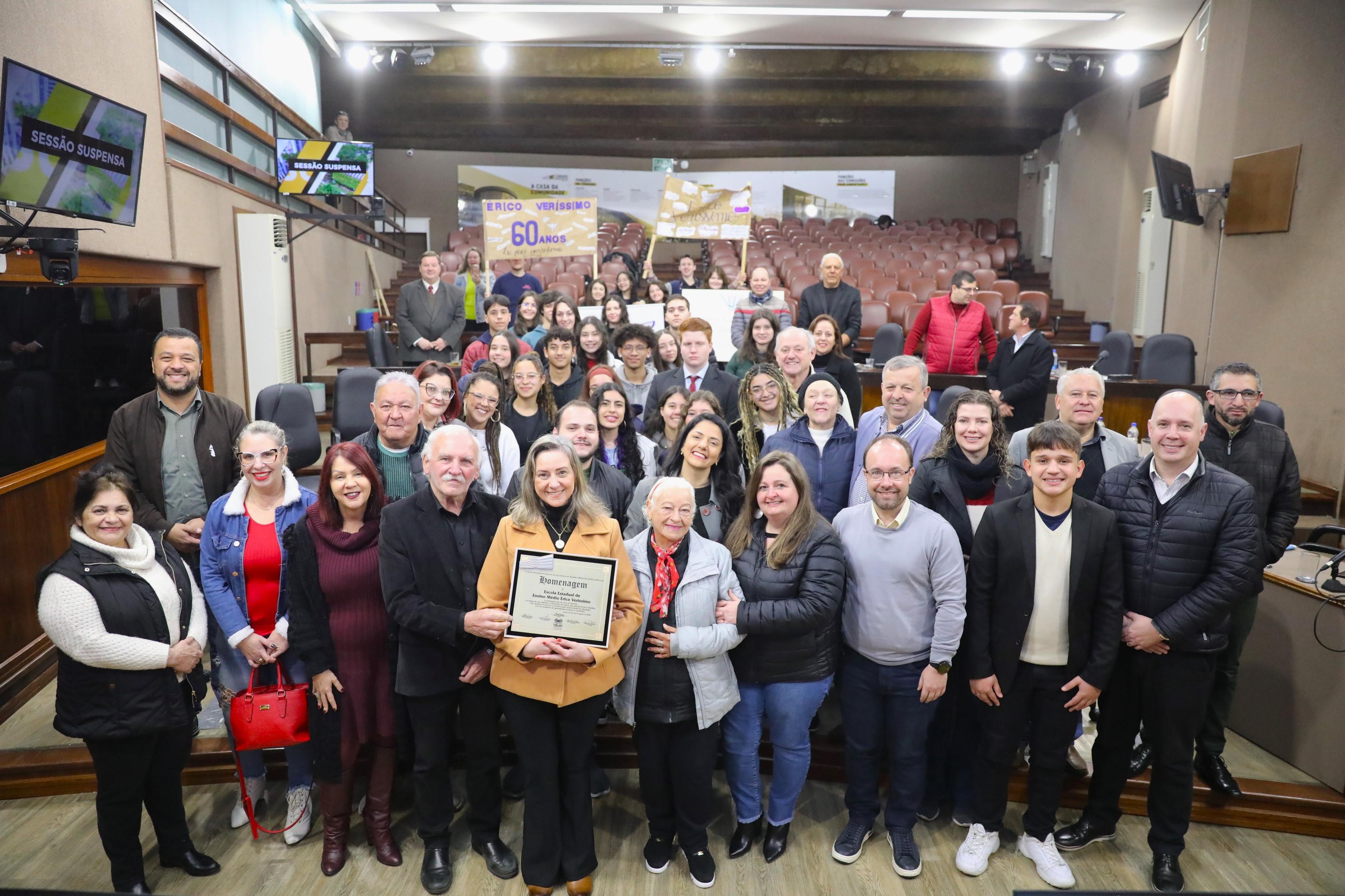 Leia mais sobre Legislativo caxiense celebra os 60 anos da Escola Érico Verissimo