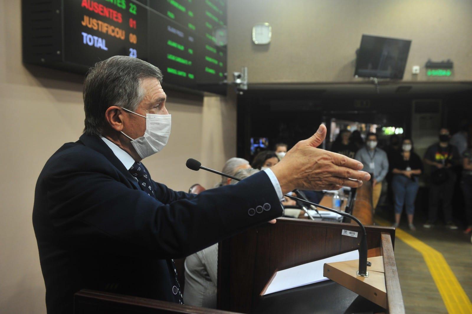 Na abertura do Ano Legislativo, prefeito anuncia os novos líderes de governo na Casa