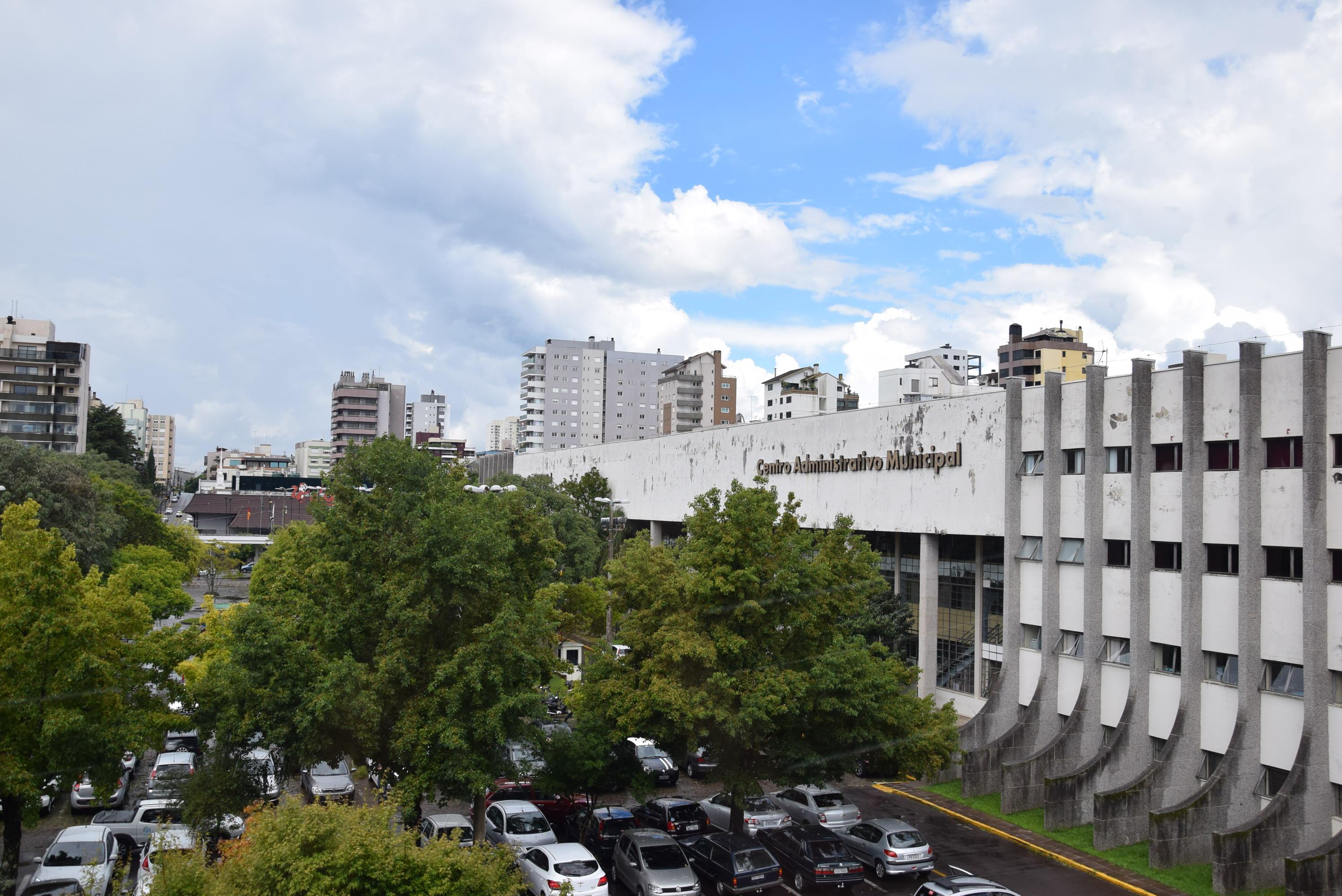 Debatidas a criação de função gratificada e as extinções de dois cargos comissionados na FAS