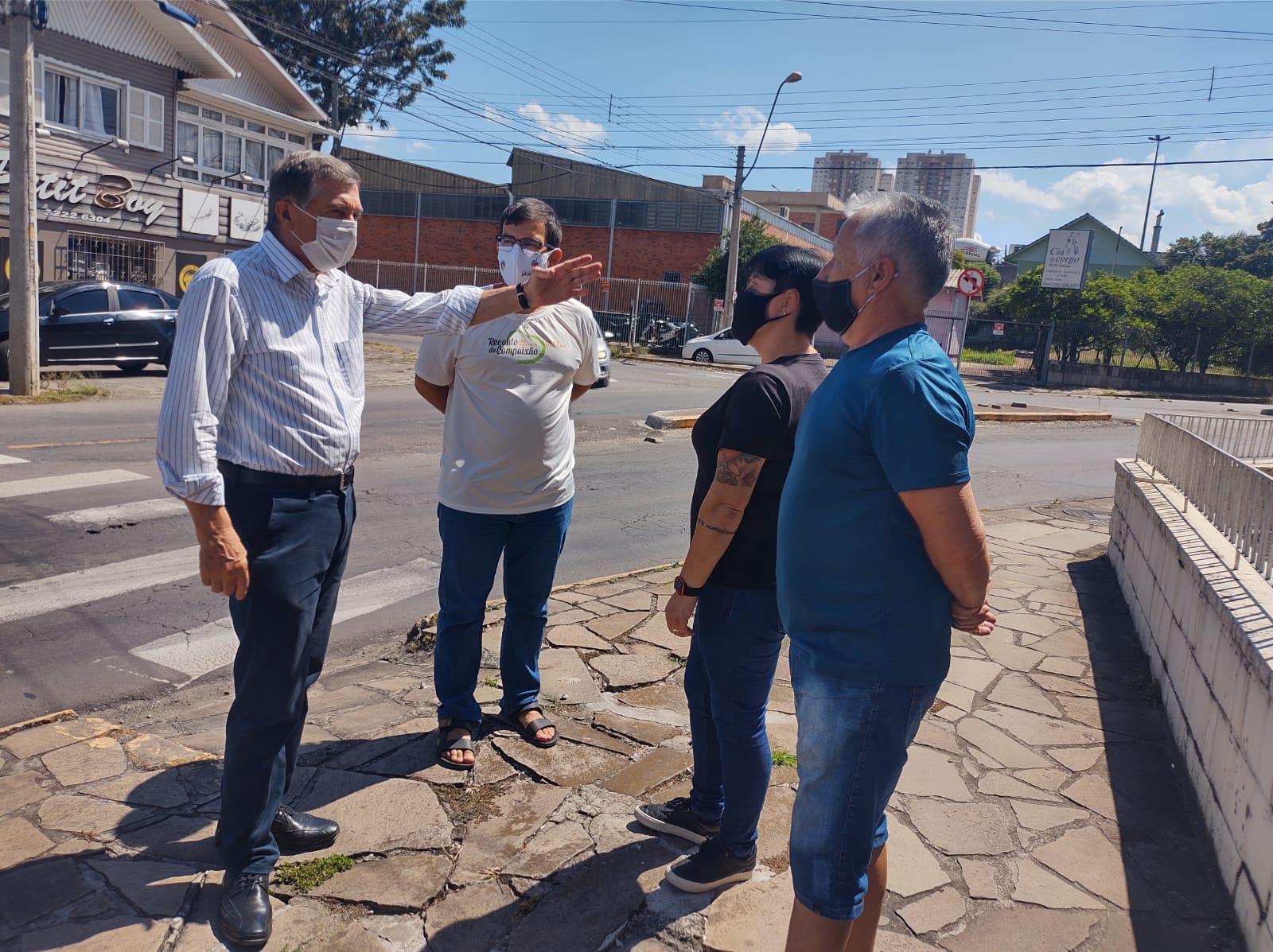 Rafael Bueno visita local onde rotatória beneficiará milhares de moradores da região Leste de Caxias do Sul