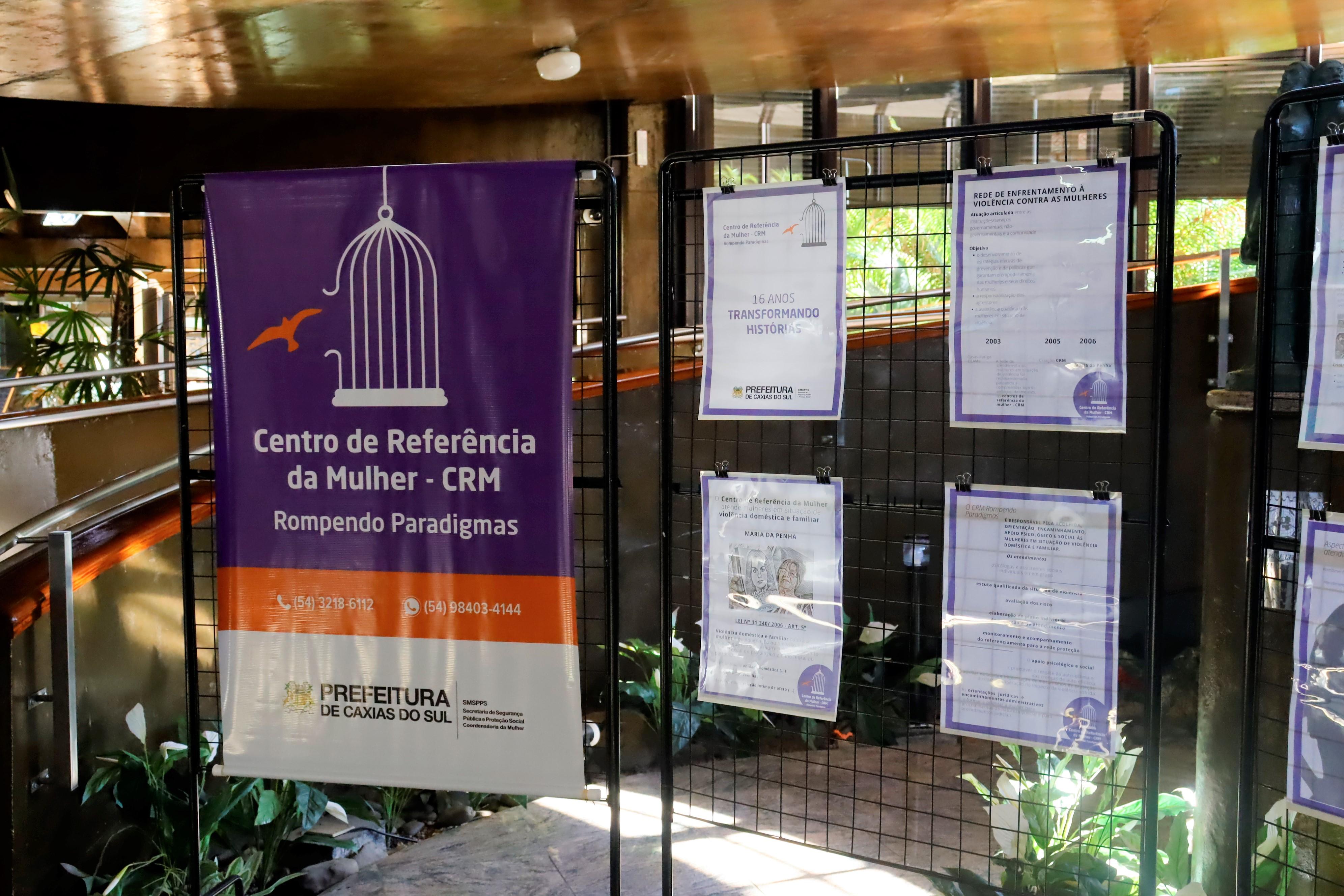 Câmara Municipal recebe exposição sobre o Centro de Referência da Mulher 