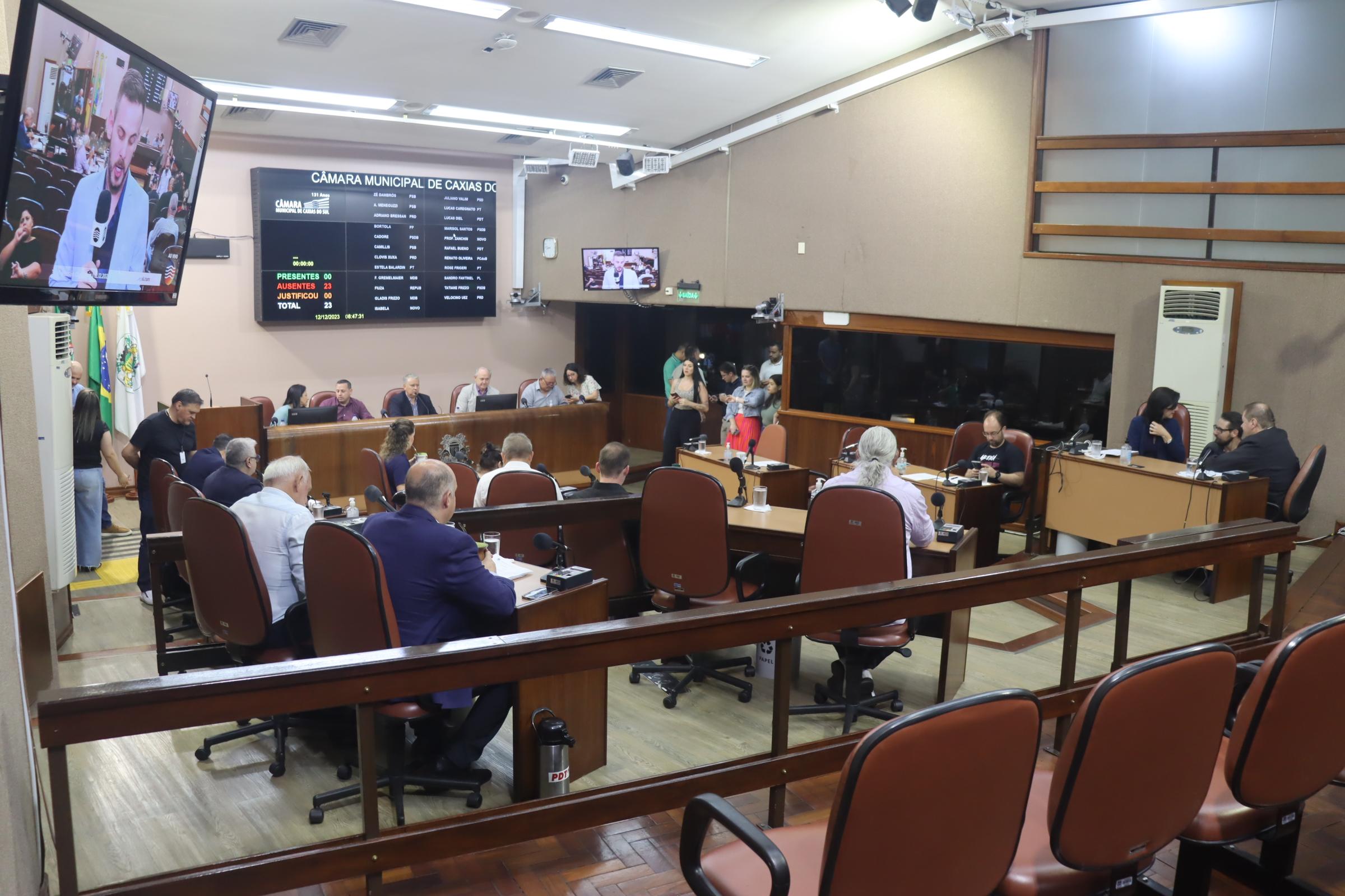 Vereadores aprovam a criação de quatro vagas de agente administrativo no IPAM