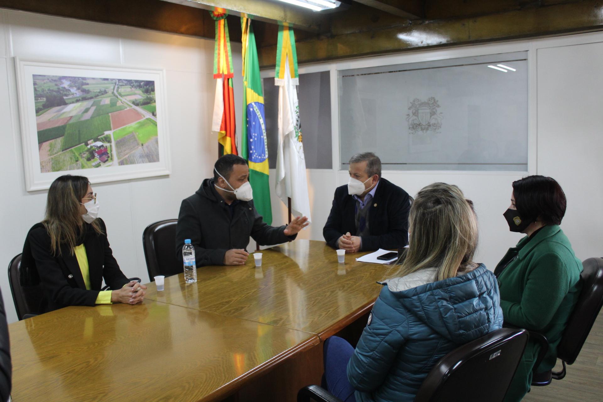 Leia mais sobre Presidente da Câmara se reúne com delegadas que se dedicam ao combate às intolerâncias