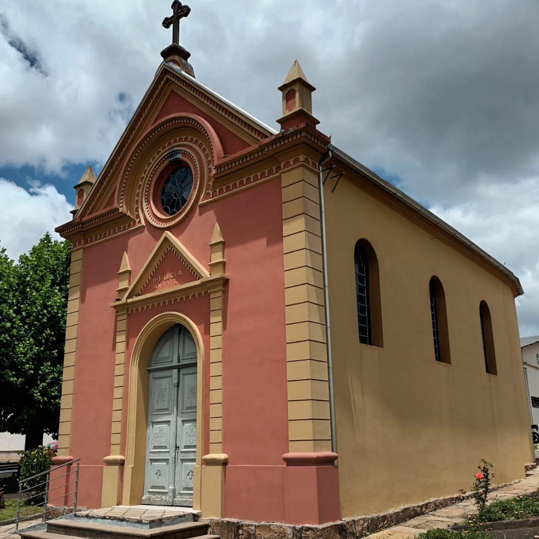 Camillis parabeniza comunidade de Santa Lúcia 