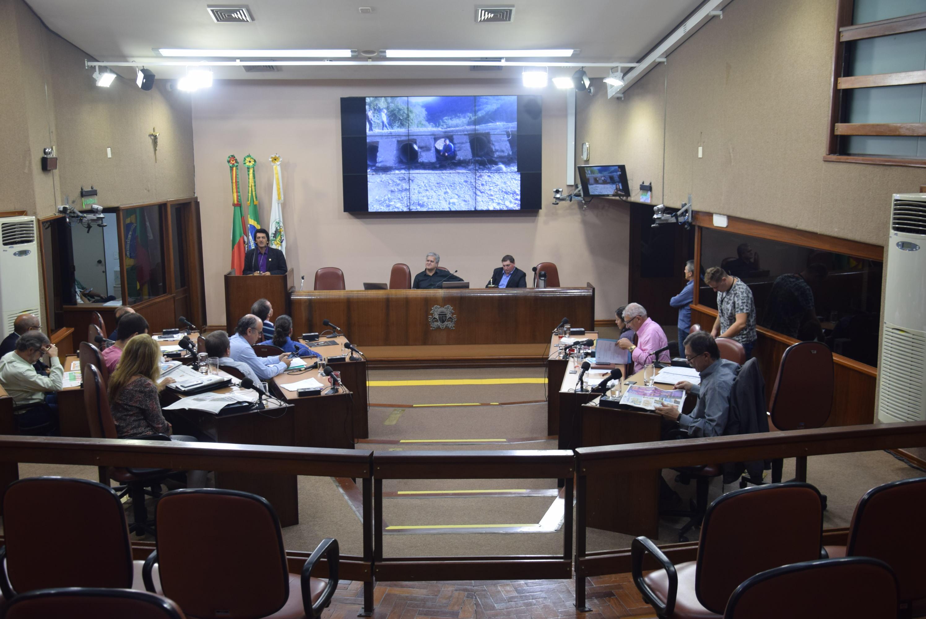 Leia mais sobre Proposta da Zona Franca do Vale dos Vinhedos recebe atenção dos líderes 