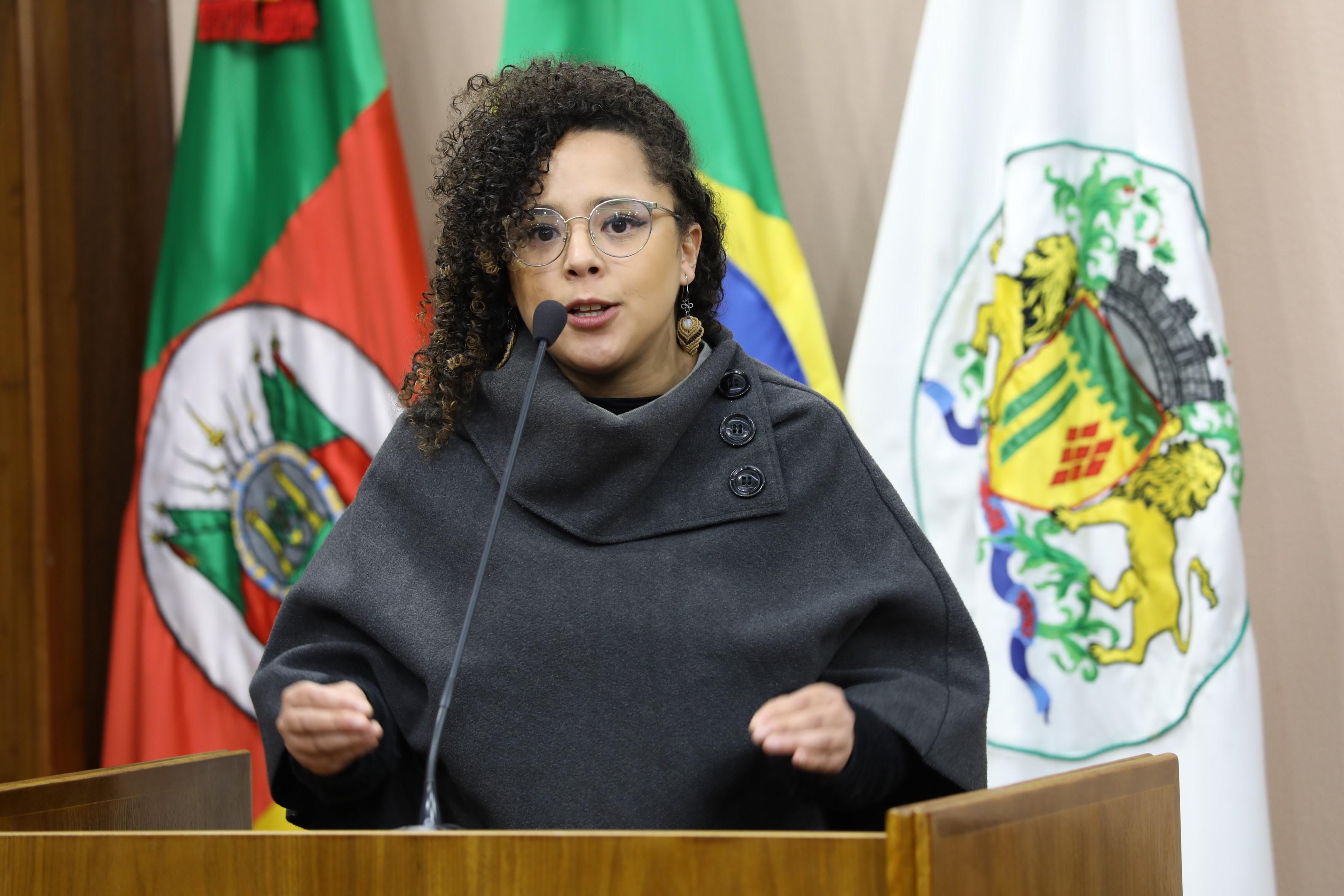 Estela Balardin celebra decisão do STF pela descriminalização do porte da maconha para uso pessoal
