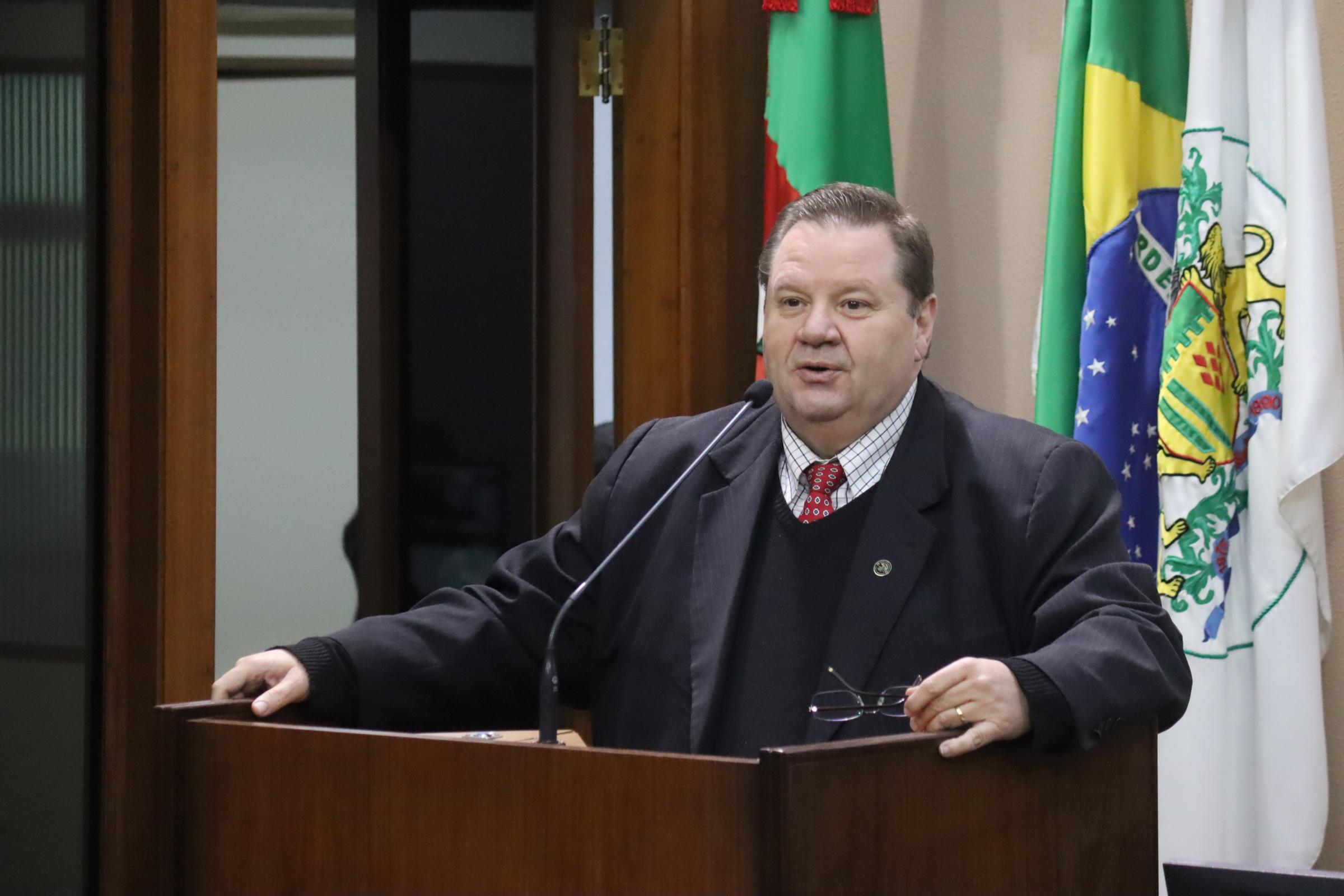 Ricardo Zanchin destaca a situação precária da Estação Rodoviária de Caxias do Sul