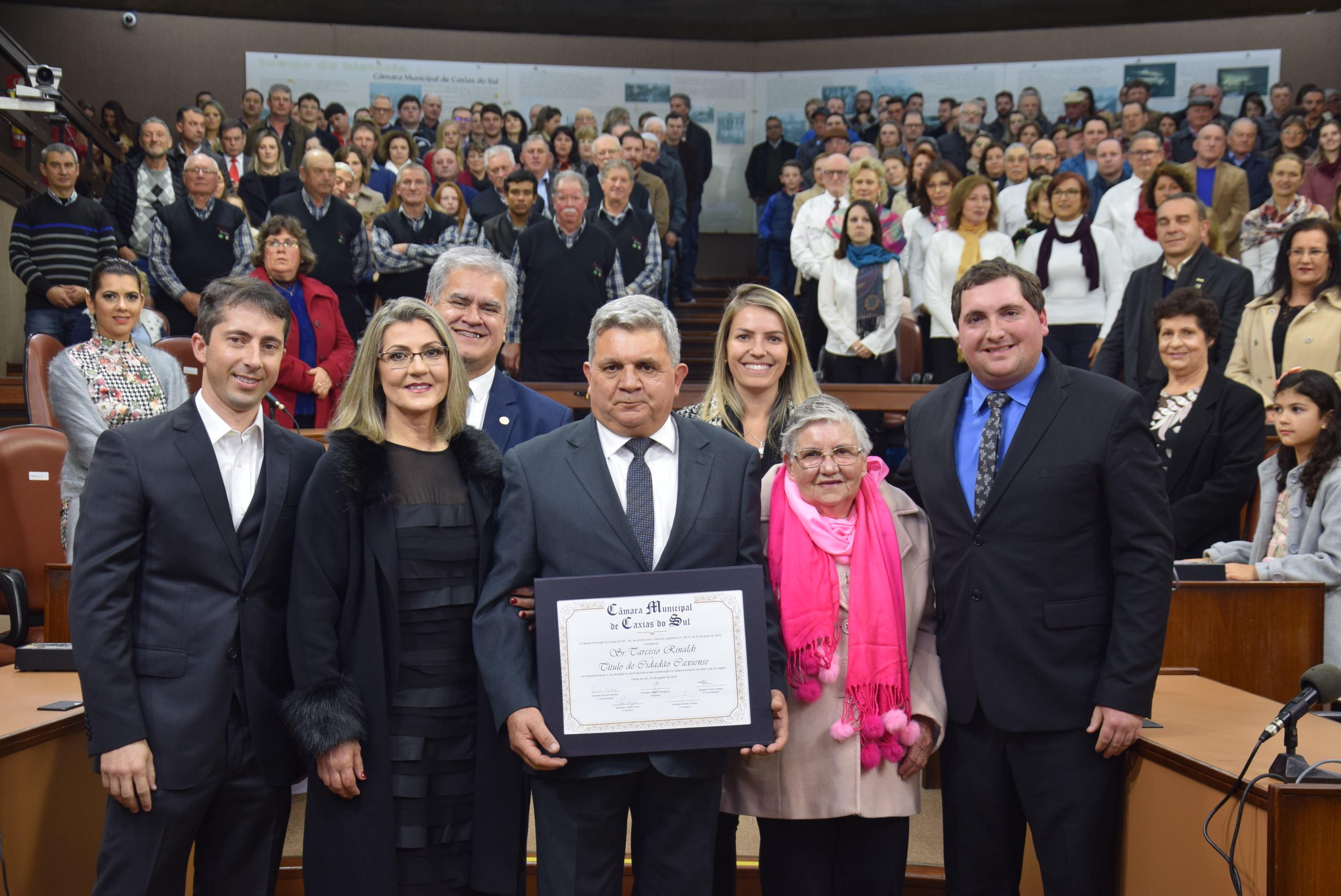 Tarcísio Rinaldi recebe título de Cidadão Caxiense