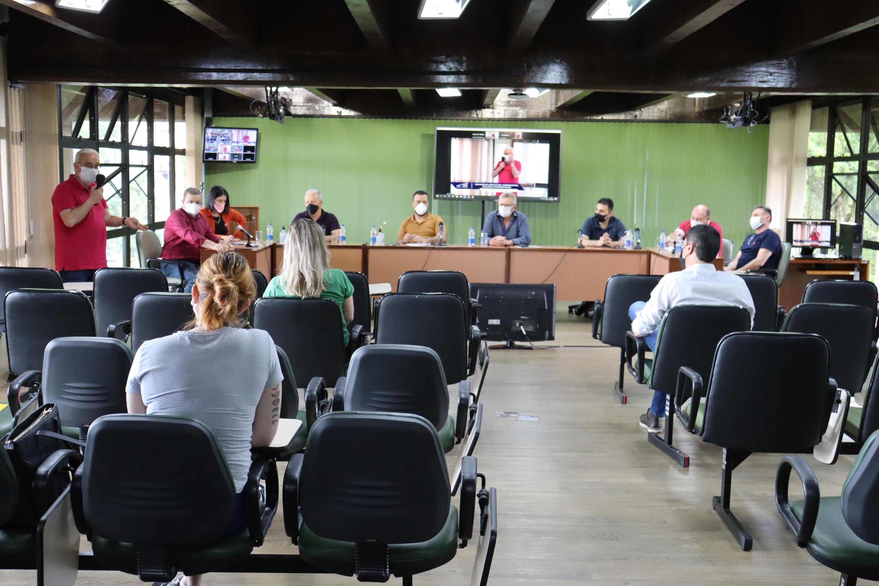 Leia mais sobre Comissão de Agricultura solicitará à Prefeitura uma política de incentivo às agroindústrias