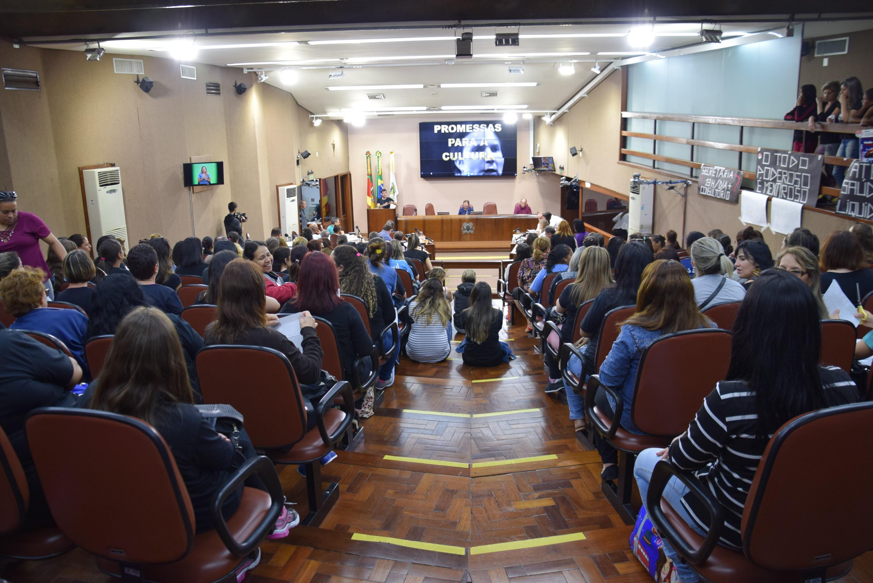 Líderes tratam de recursos para cultura, iluminação e governabilidade