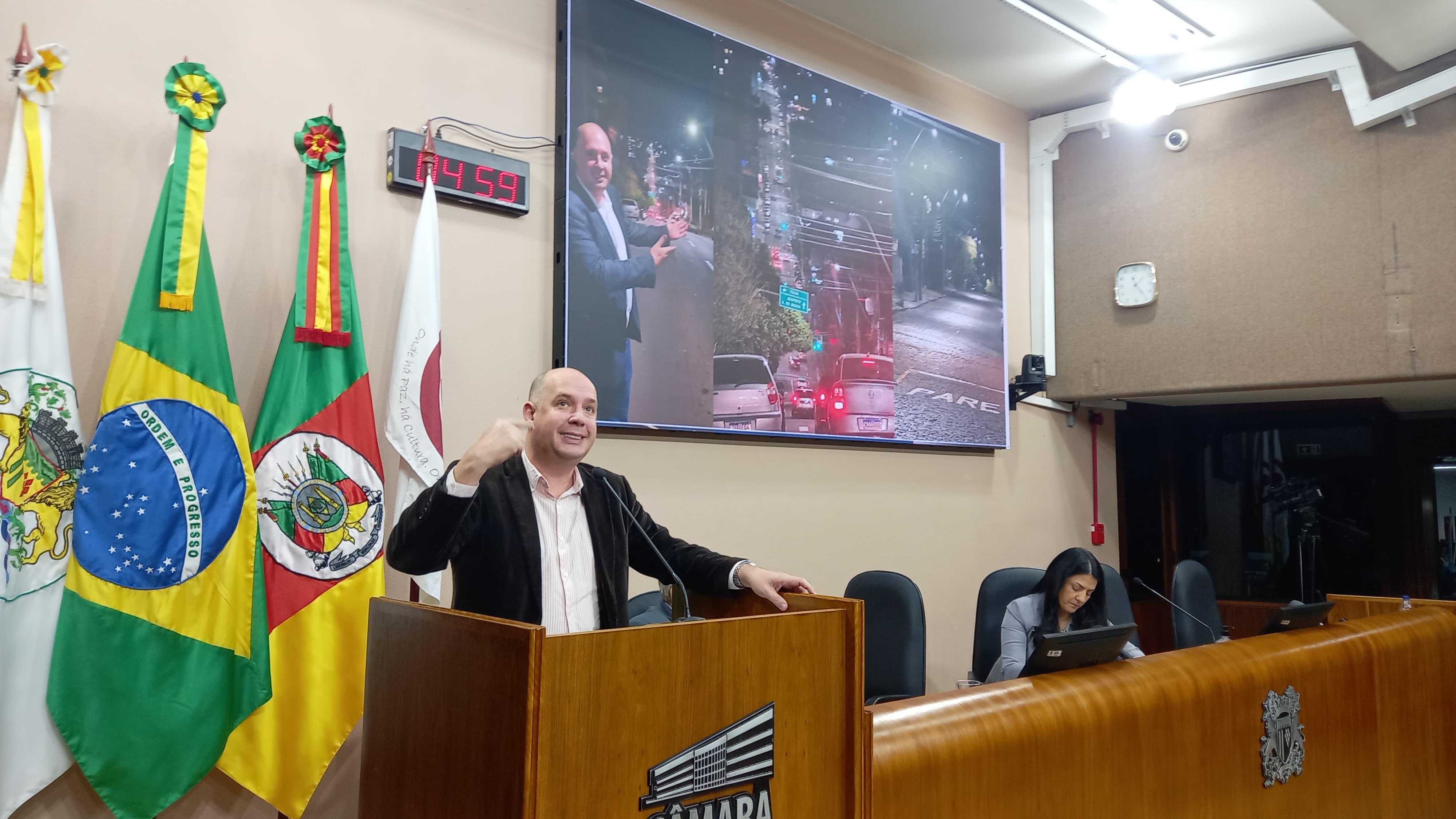 Leia mais sobre Vereador Lucas Diel destaca melhorias na iluminação pública em Caxias do Sul