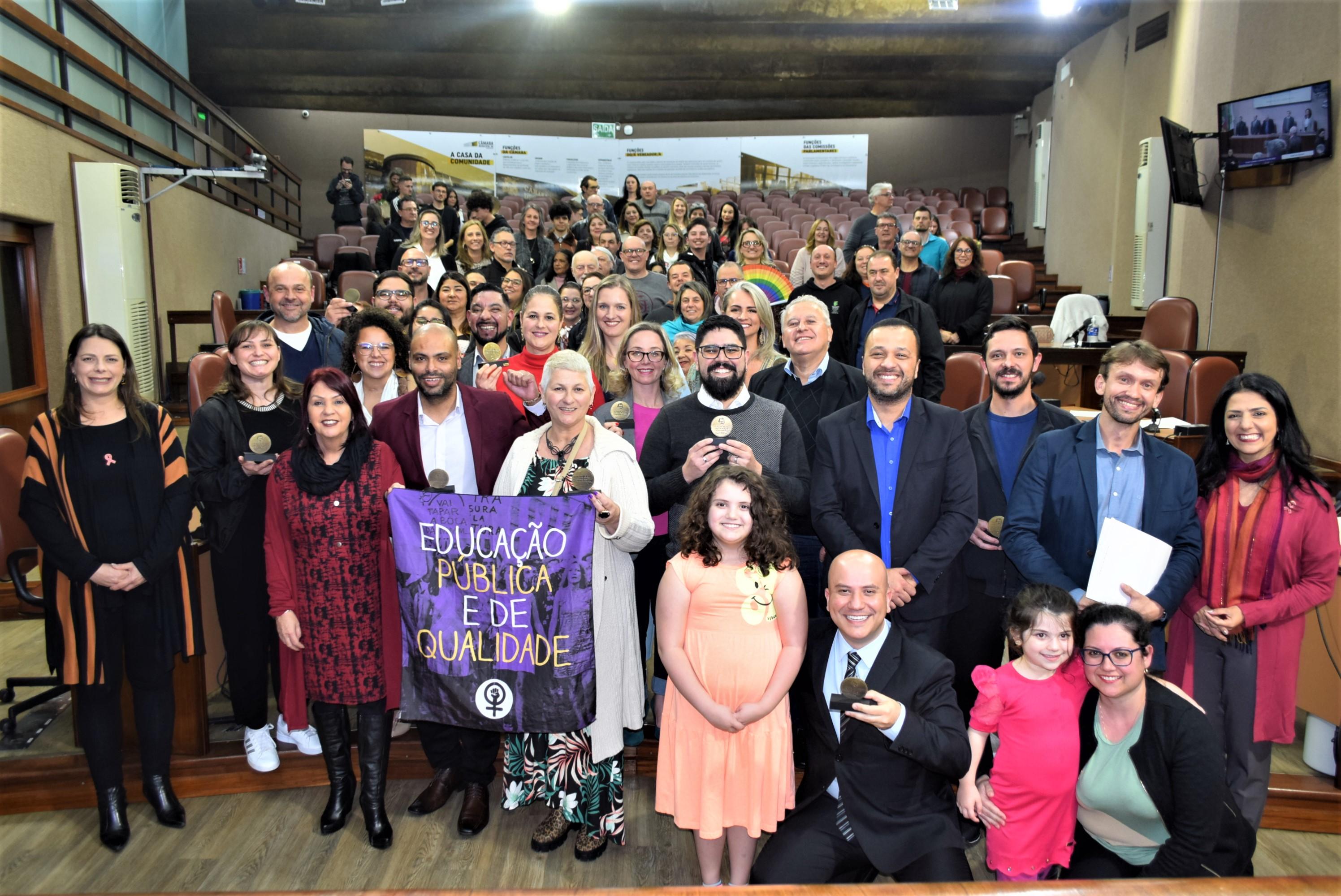 Câmara concede Prêmio Darcy Ribeiro a 14 profissionais da educação