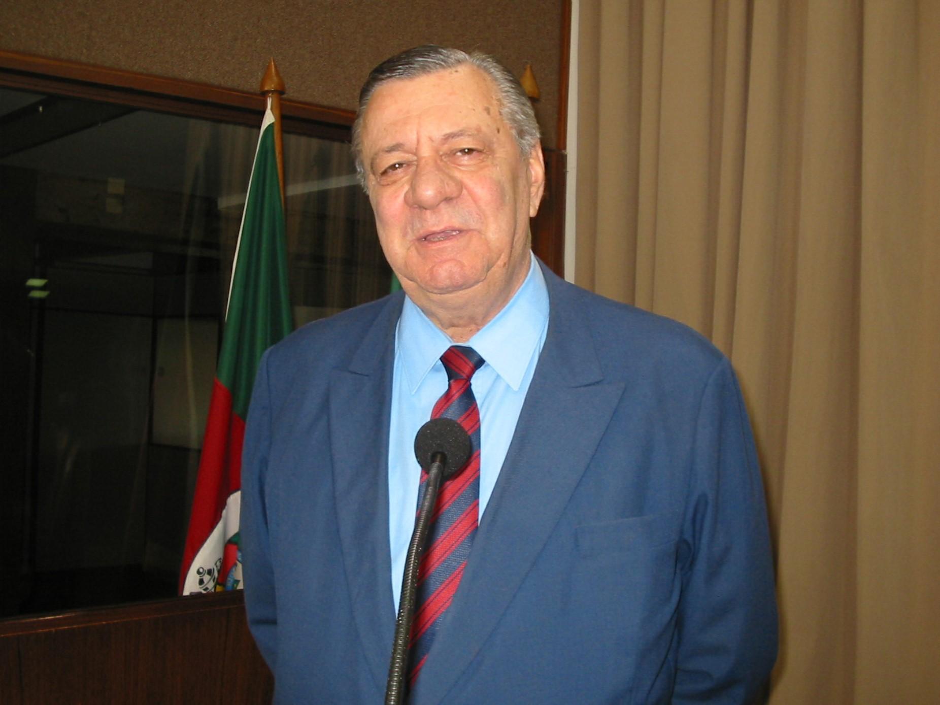Leia mais sobre Ex-vereador Walmor José Vanazzi morre em Caxias do Sul