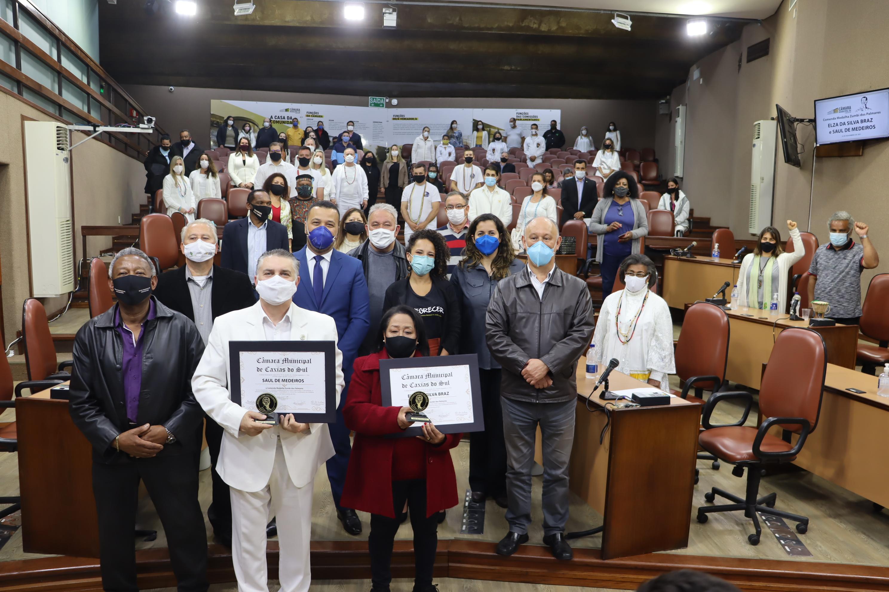 Leia mais sobre Elza da Silva Braz e Saul de Medeiros são agraciados com a Comenda Medalha Zumbi dos Palmares