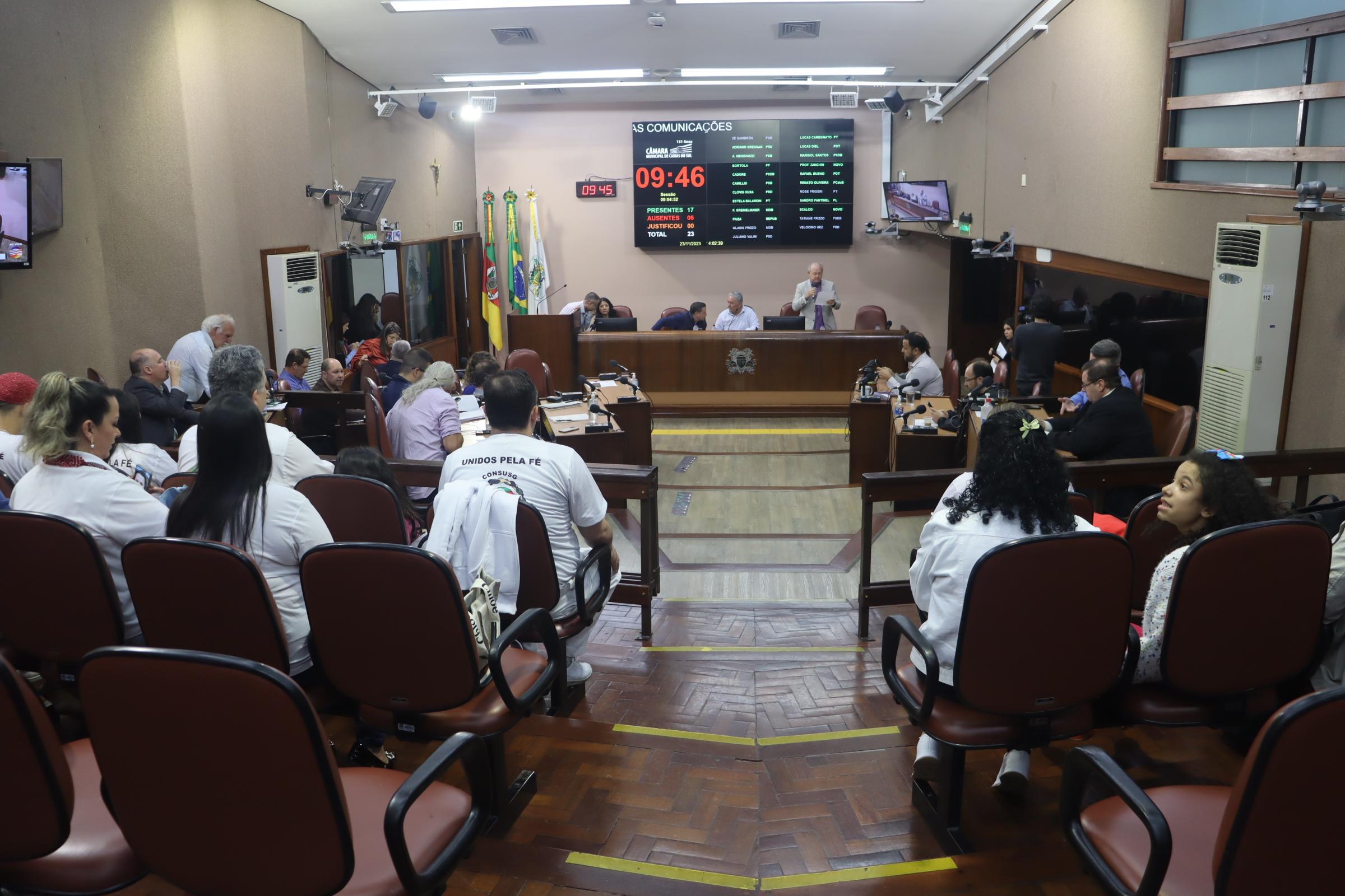 Leia mais sobre Aprovada a extinção de 254 cargos do quadro de provimento efetivo do município