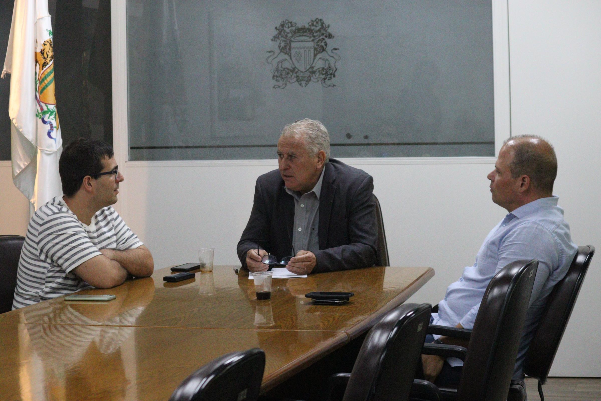 Presidente Zé Dambrós recebe a visita do diretor executivo da Visate