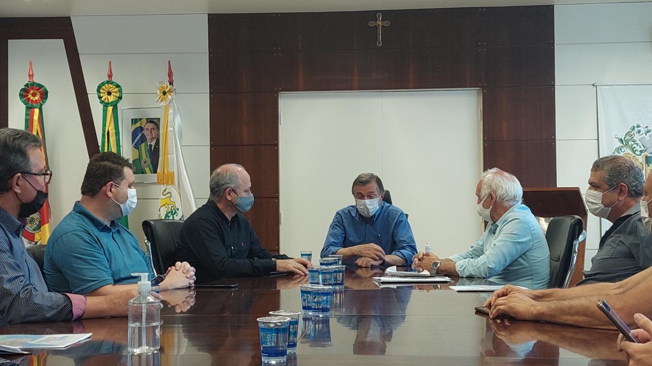 Vereador Olmir Cadore participa de reunião com o Executivo