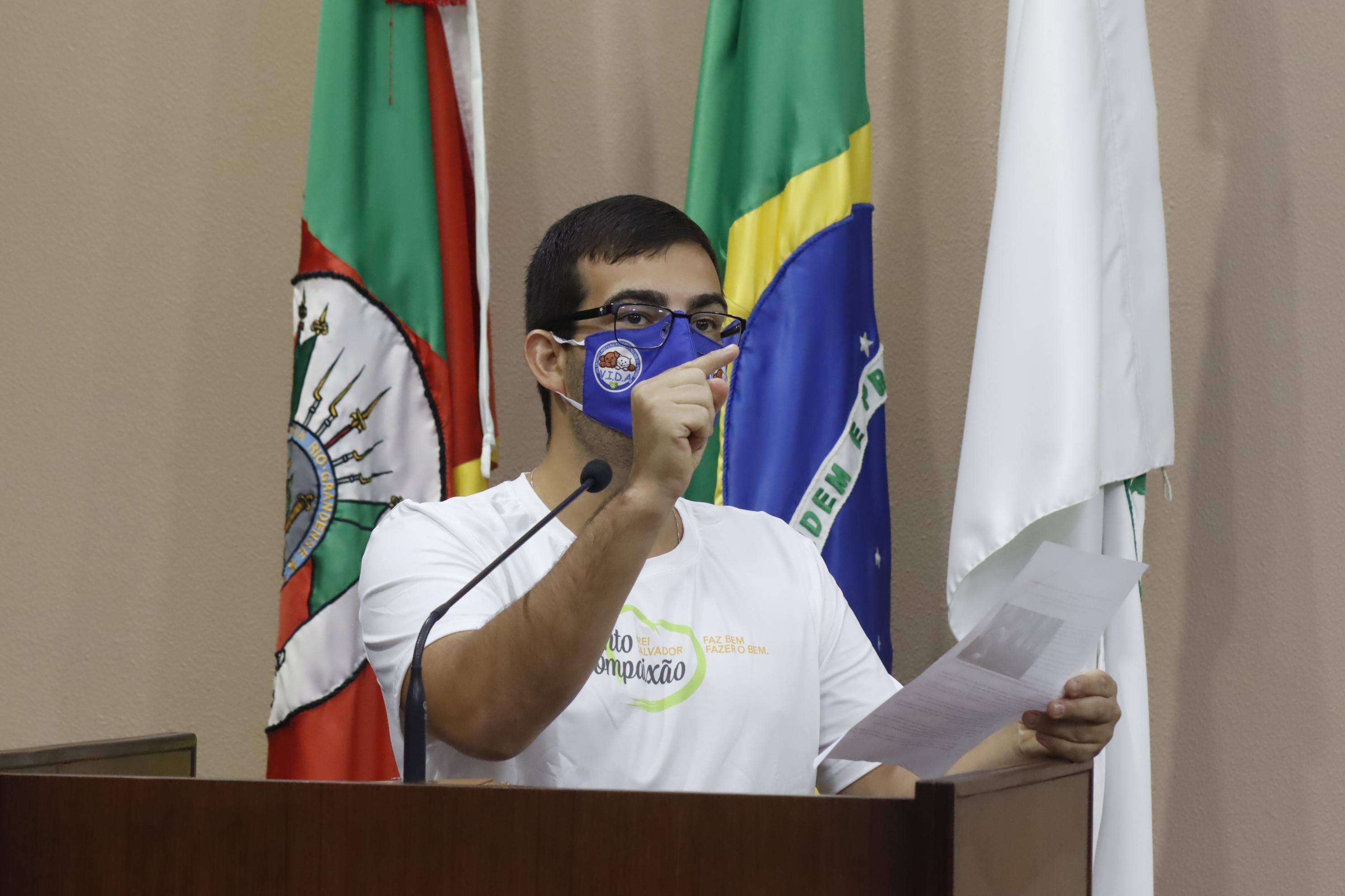 Rafael Bueno pede ampliação no atendimento aos animais de rua nos finais de semana