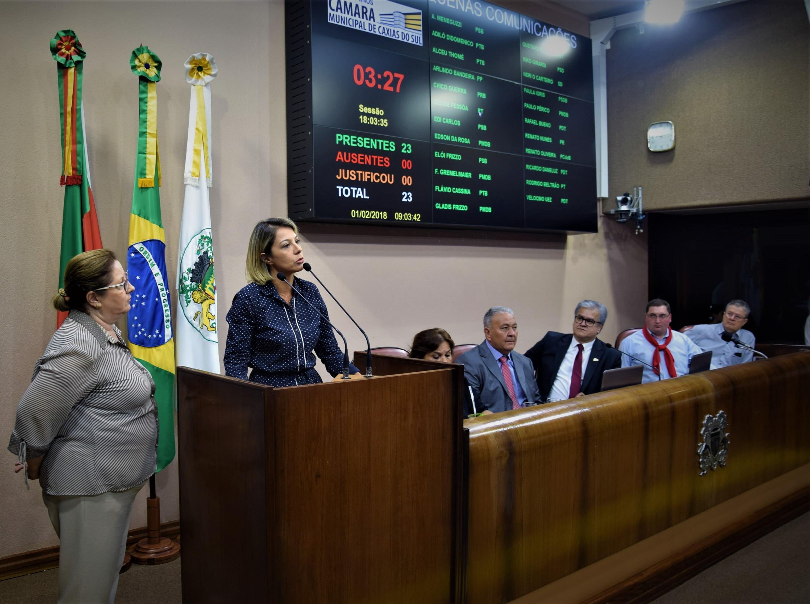 Diretora da Escola Clemente Pinto pede para ficar na instituição até final de 2018 