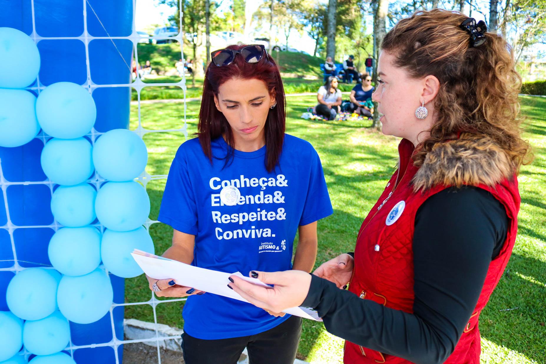 Frente Parlamentar em Defesa dos Autistas participa de evento em Farroupilha