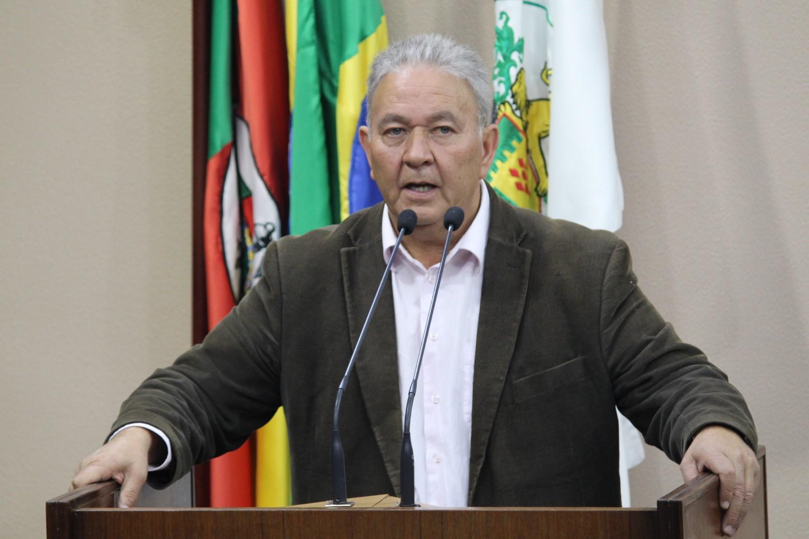 Vereador Renato Oliveira expressa forte emoção ao lembrar de Norberto Gubert