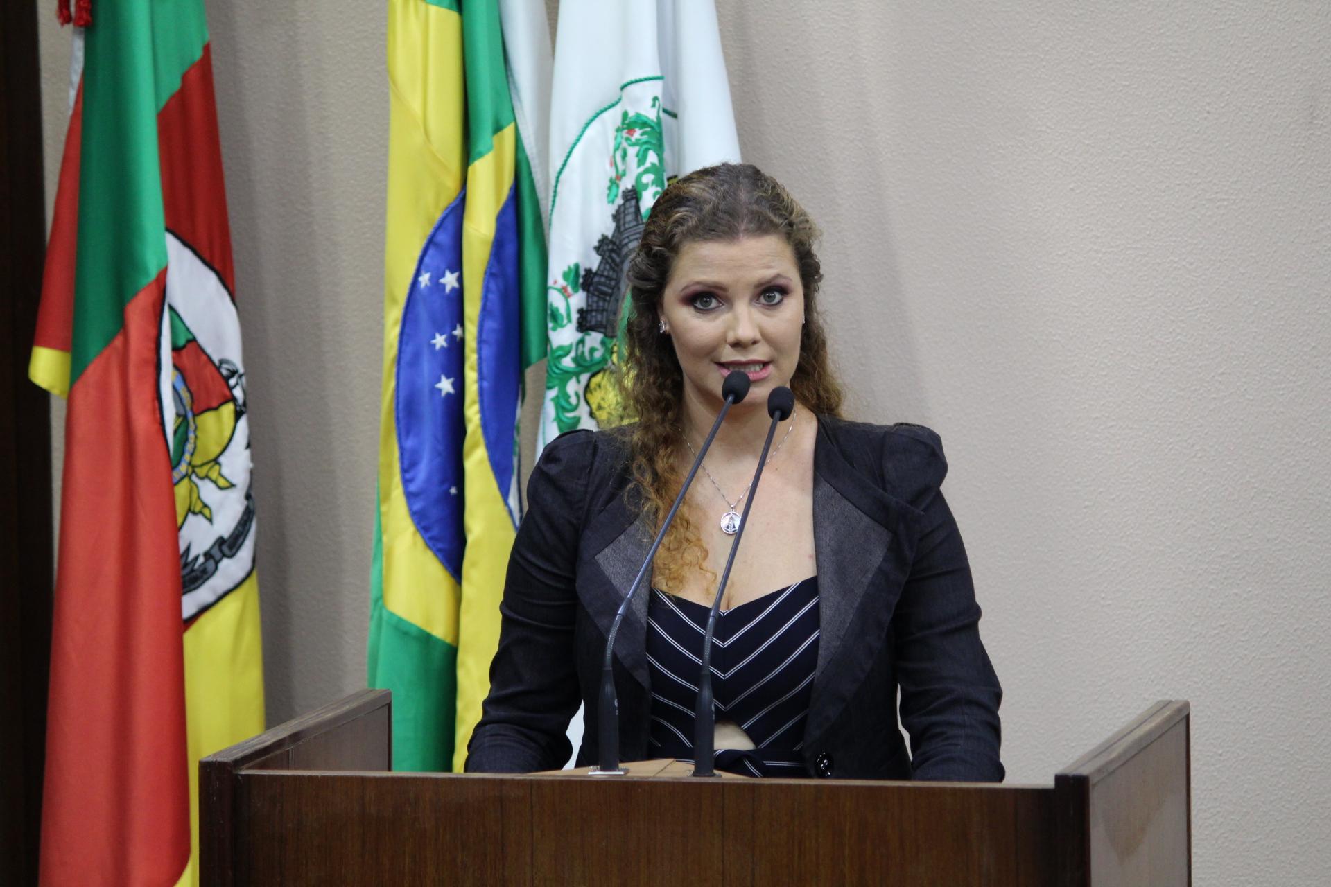 Tatiane Frizzo toma posse e convida a comunidade para a Festa da Uva 2019