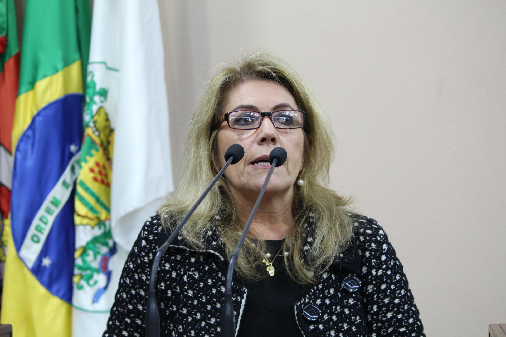 Leia mais sobre Paula Ioris apresenta dados sobre o suicídio em Caxias do Sul