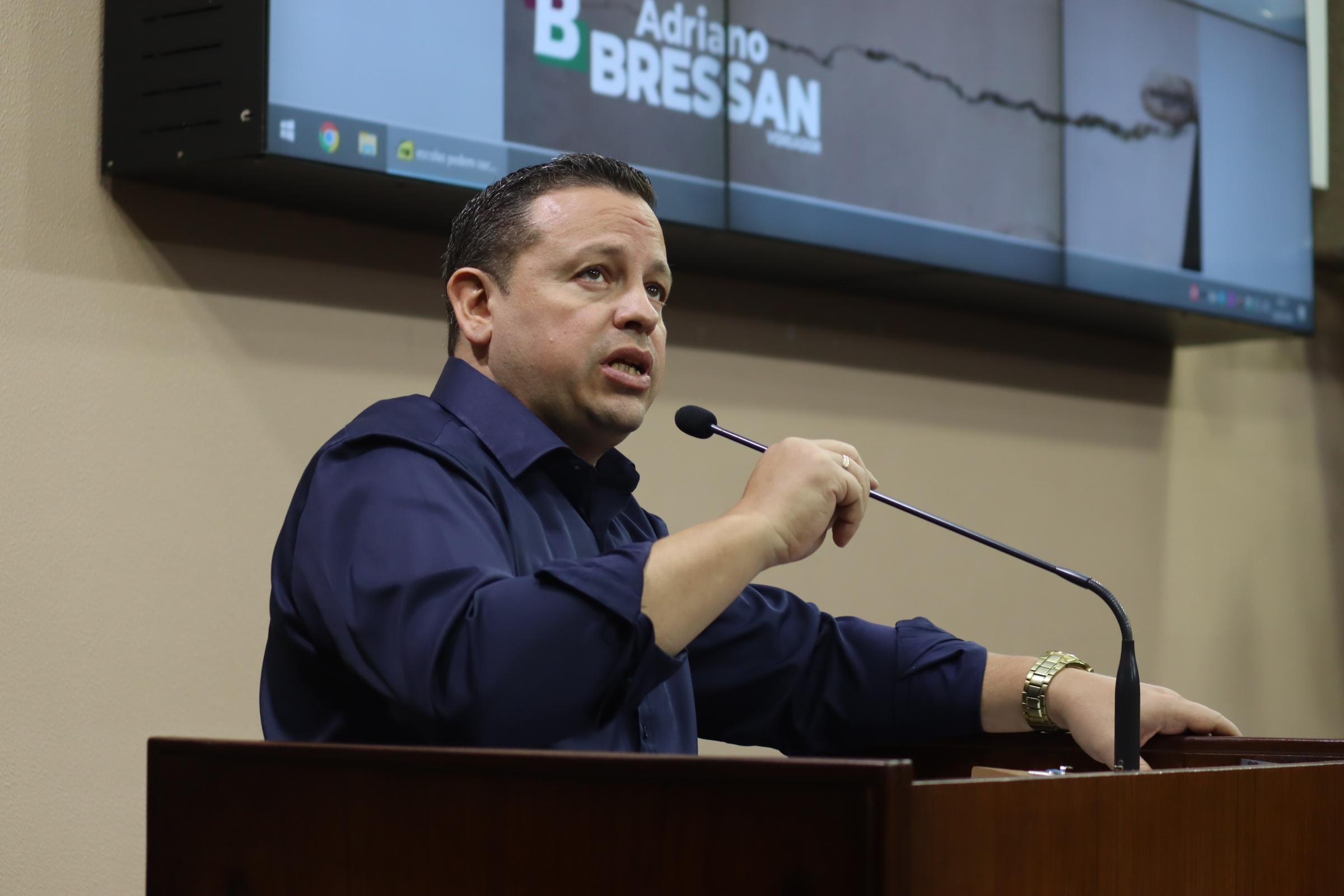 Adriano Bressan comenta precariedade das escolas estaduais de Caxias do Sul