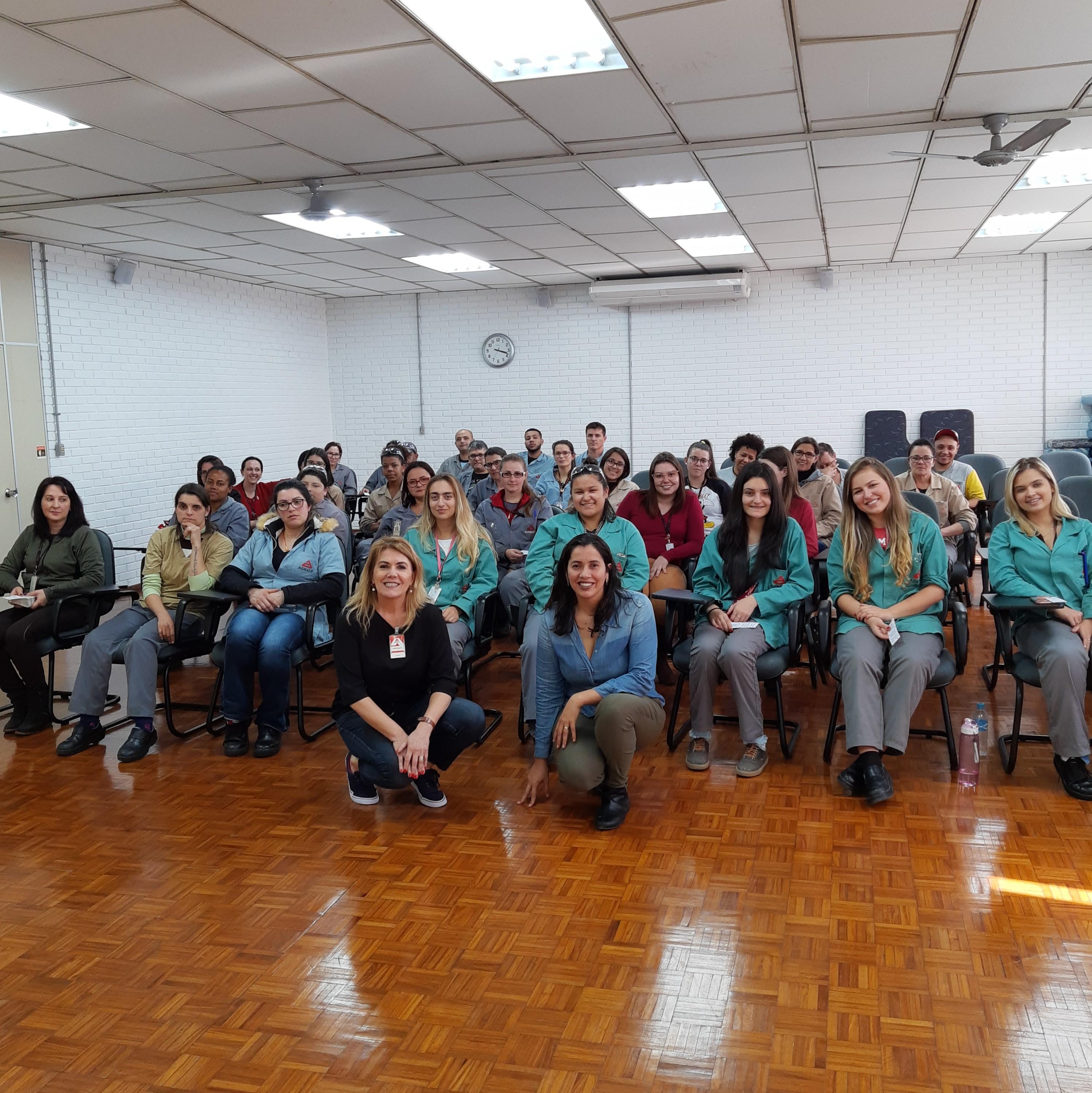 Vereadoras Paula e Denise levam a palestra "Nossas Vidas Importam" para a unidade II da Agrale