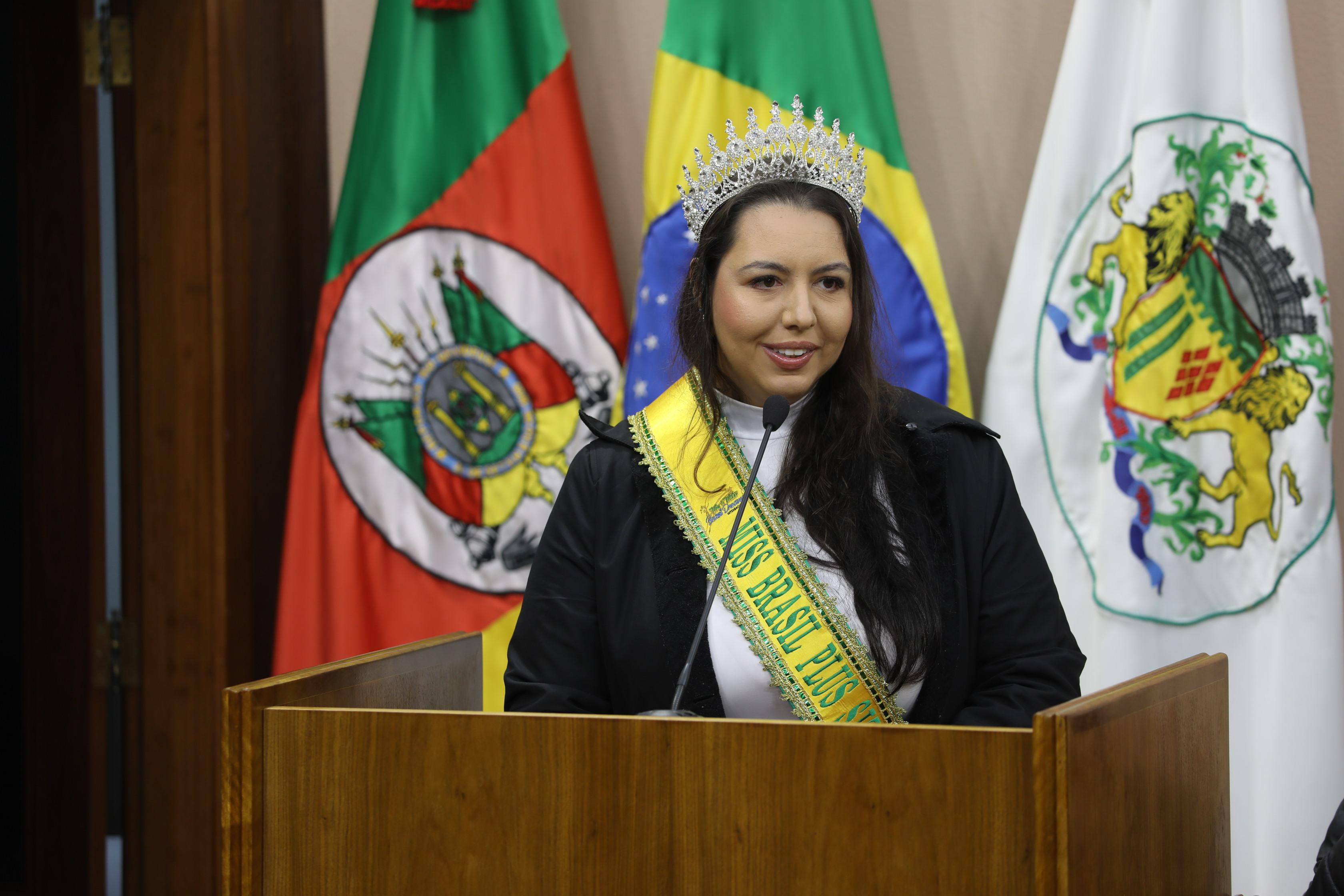 Miss plus size Brasil Dreams Internacional divulga concurso no Parlamento