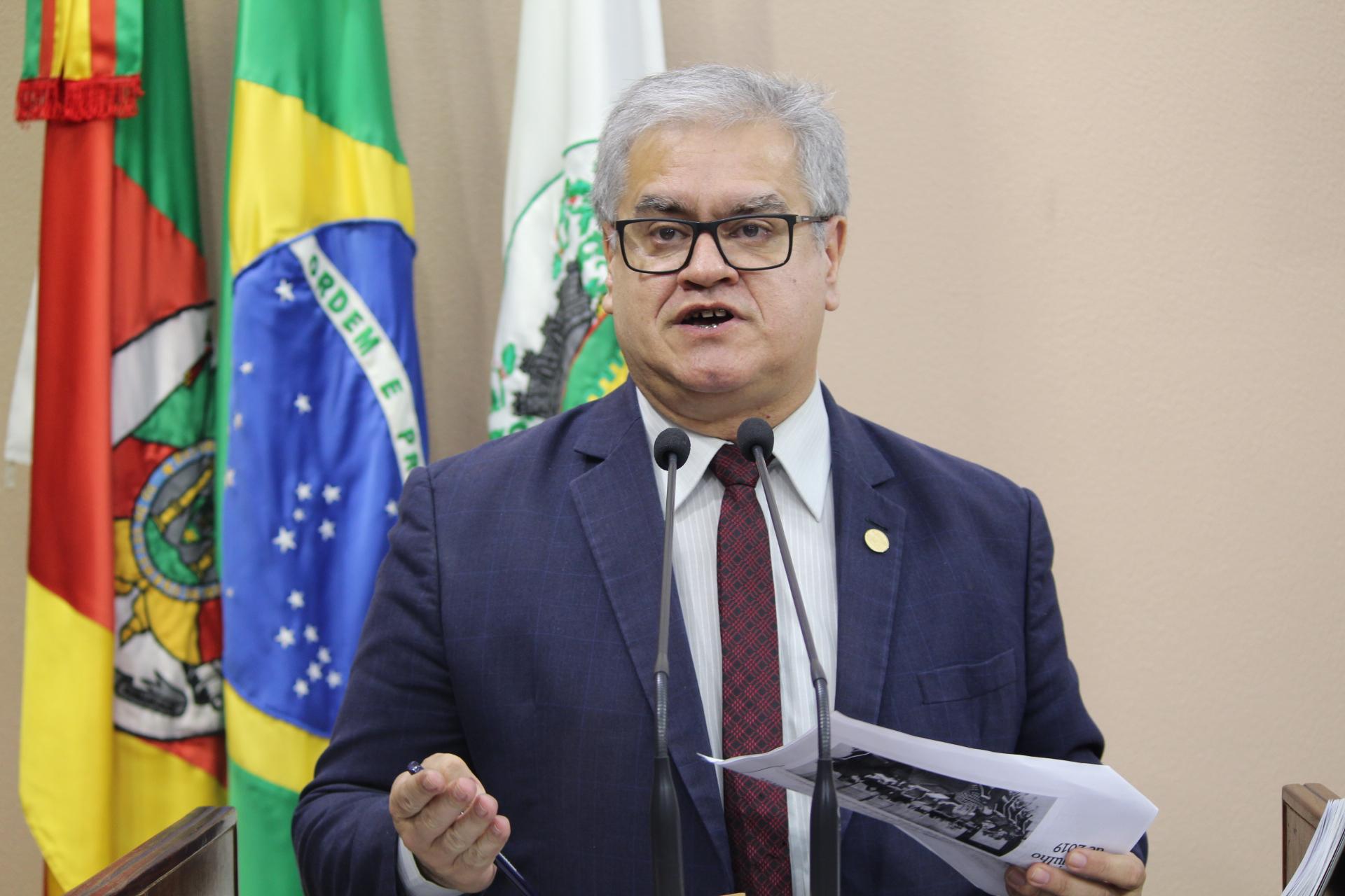 Leia mais sobre Alberto Meneguzzi critica postura de secretários municipais