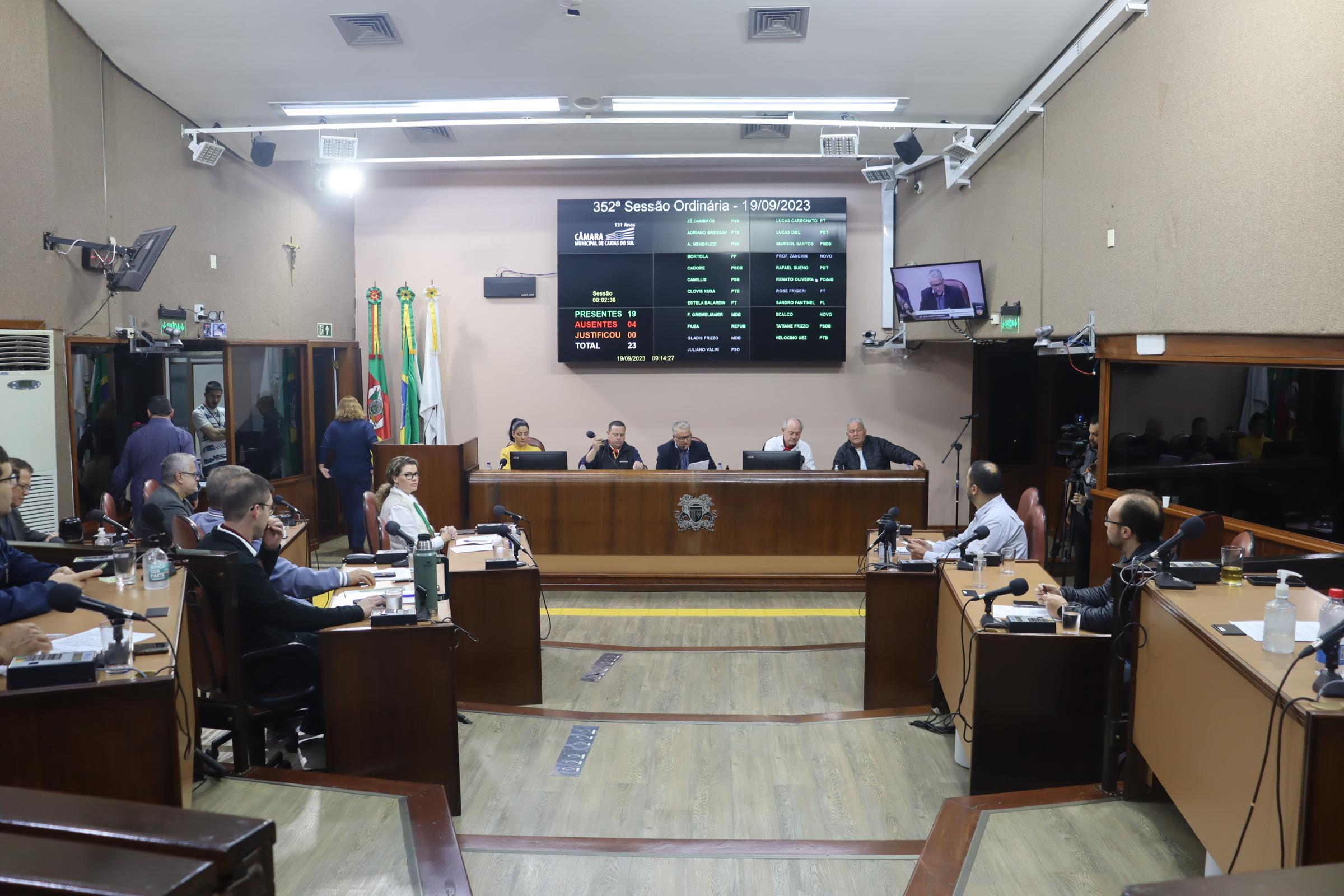 Legislativo defere favoravelmente à aprovação das contas de Cassina e Daneluz