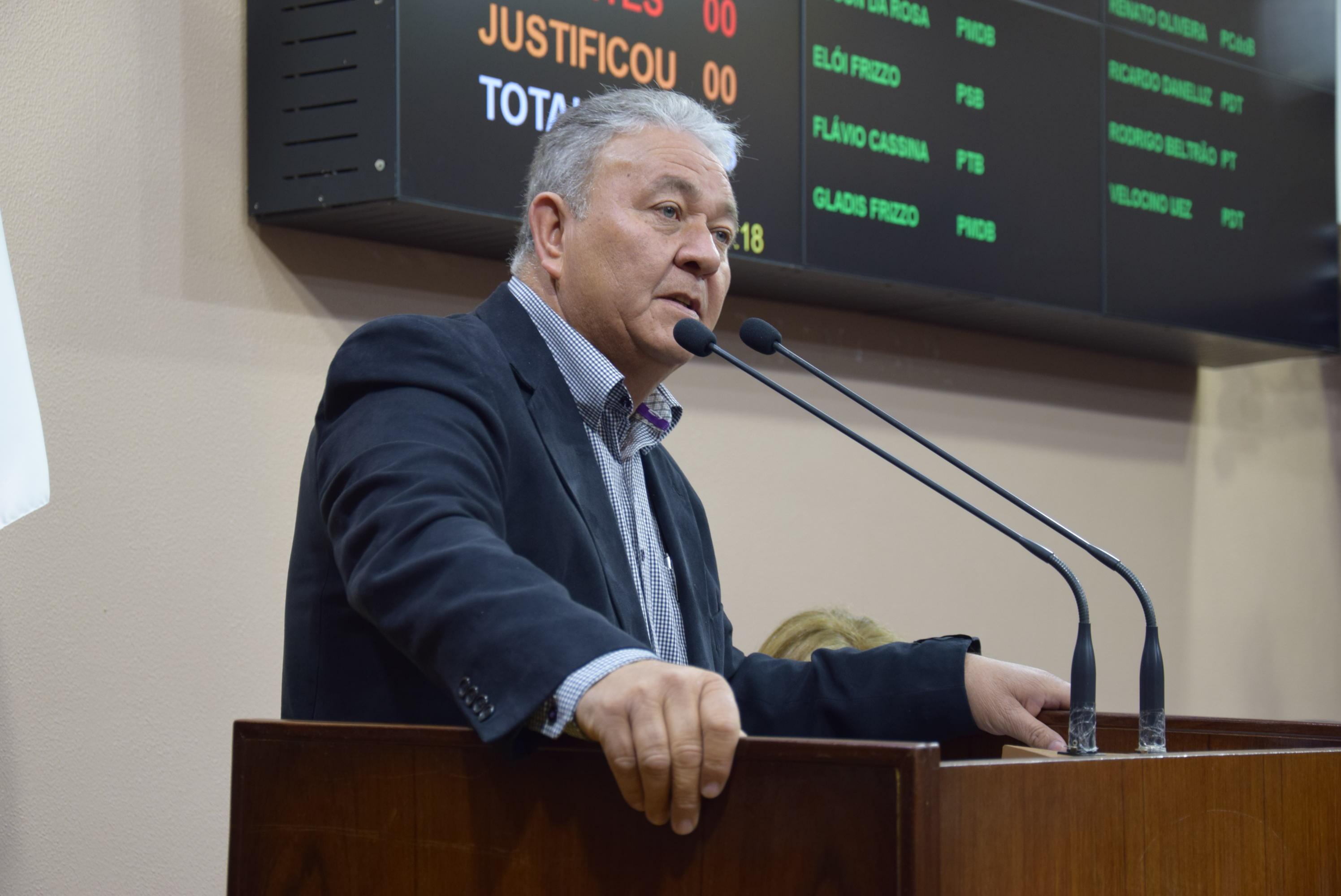 Renato Oliveira sugere ao prefeito Guerra coletiva de imprensa para comunicar renúncia do cargo