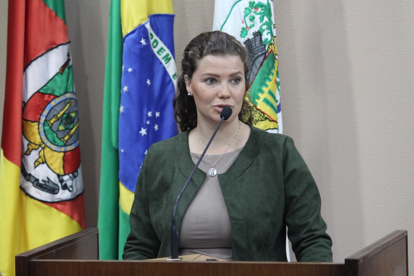 Tatiane Frizzo aborda conscientização no trânsito