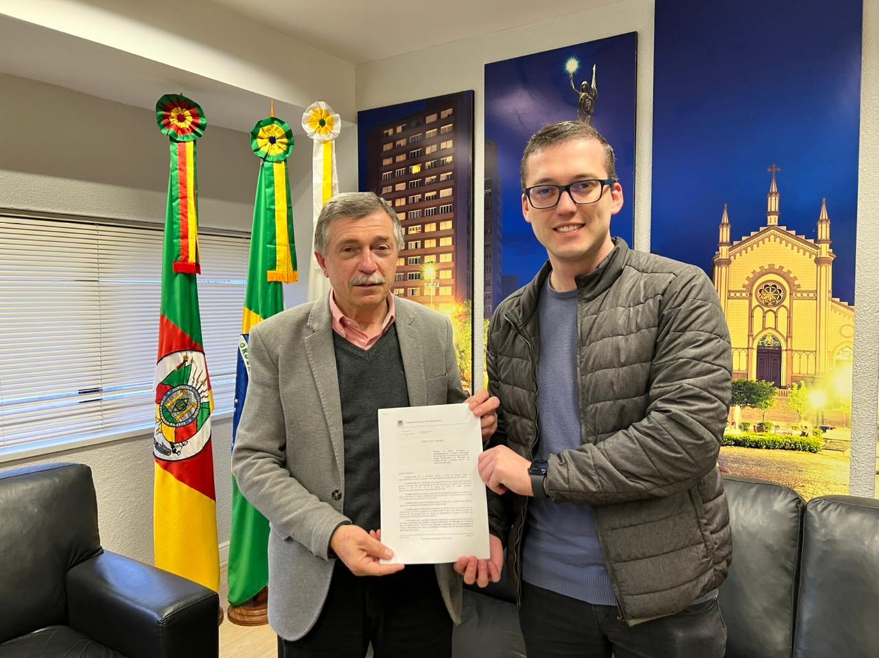 Bortoluz entrega ao prefeito anteprojeto de lei que cria o Fundo Penitenciário de Caxias do Sul