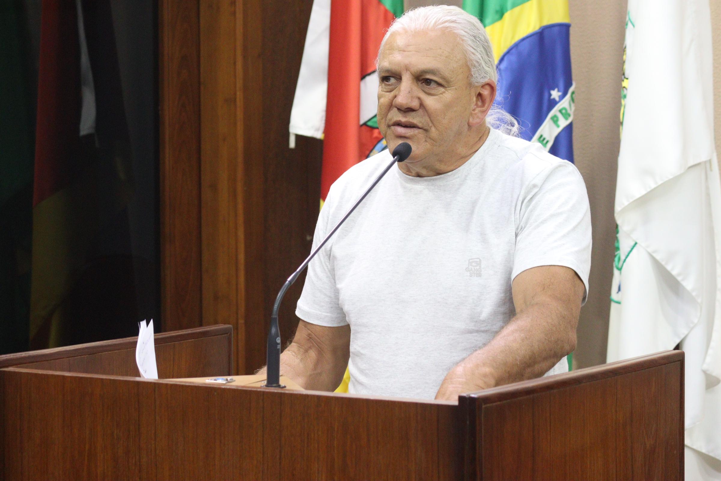 Clovis de Oliveira elogia governo municipal 