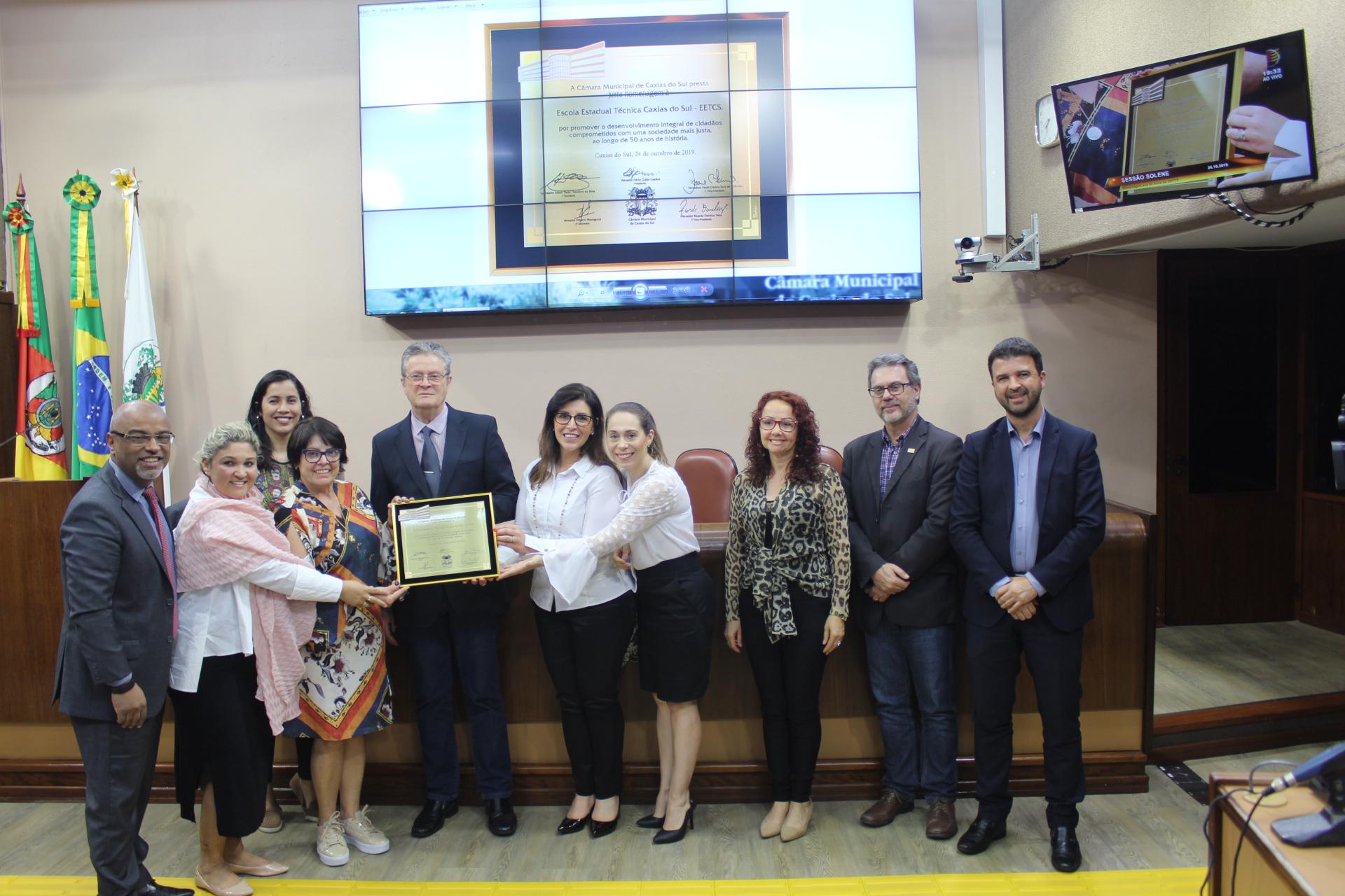 Câmara homenageia o cinquentenário da Escola Estadual Técnica de Caxias do Sul