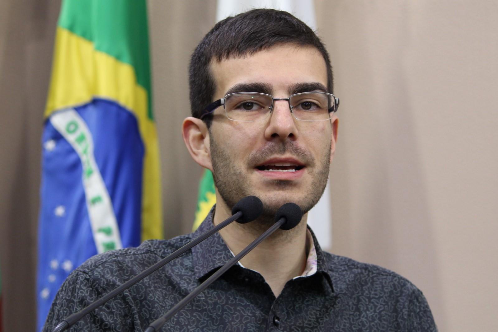 Leia mais sobre Rafael Bueno solicita informações sobre a contratação de servidores do município