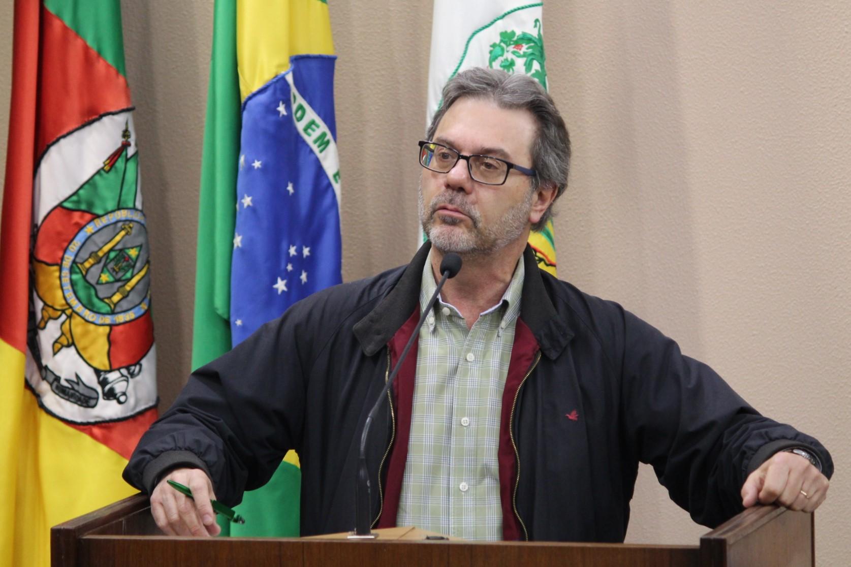 Paulo Périco critica ausências do prefeito Daniel Guerra da cidade e de eventos públicos