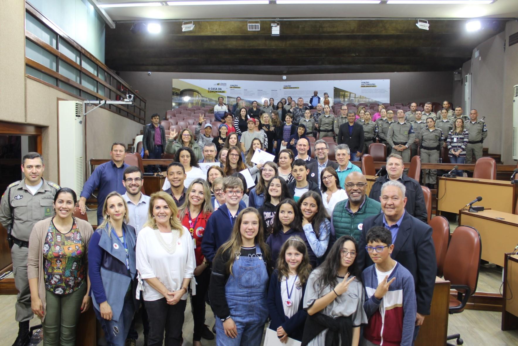 Legislativo caxiense entrega o Selo Escola Atenta ao Bullying