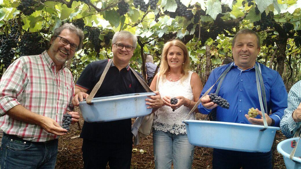 Legislativo marca presença na Festa de Abertura da Colheita caxiense