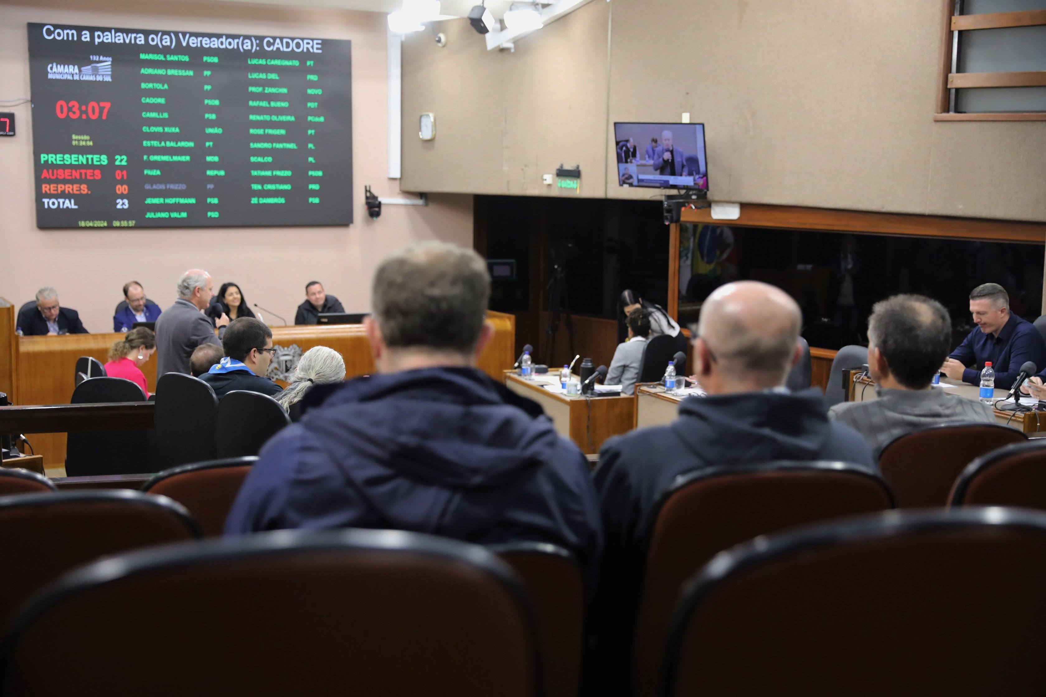 Vereadores discutem autorização de alienação de imóveis do município em favor do SAMU/SERRA