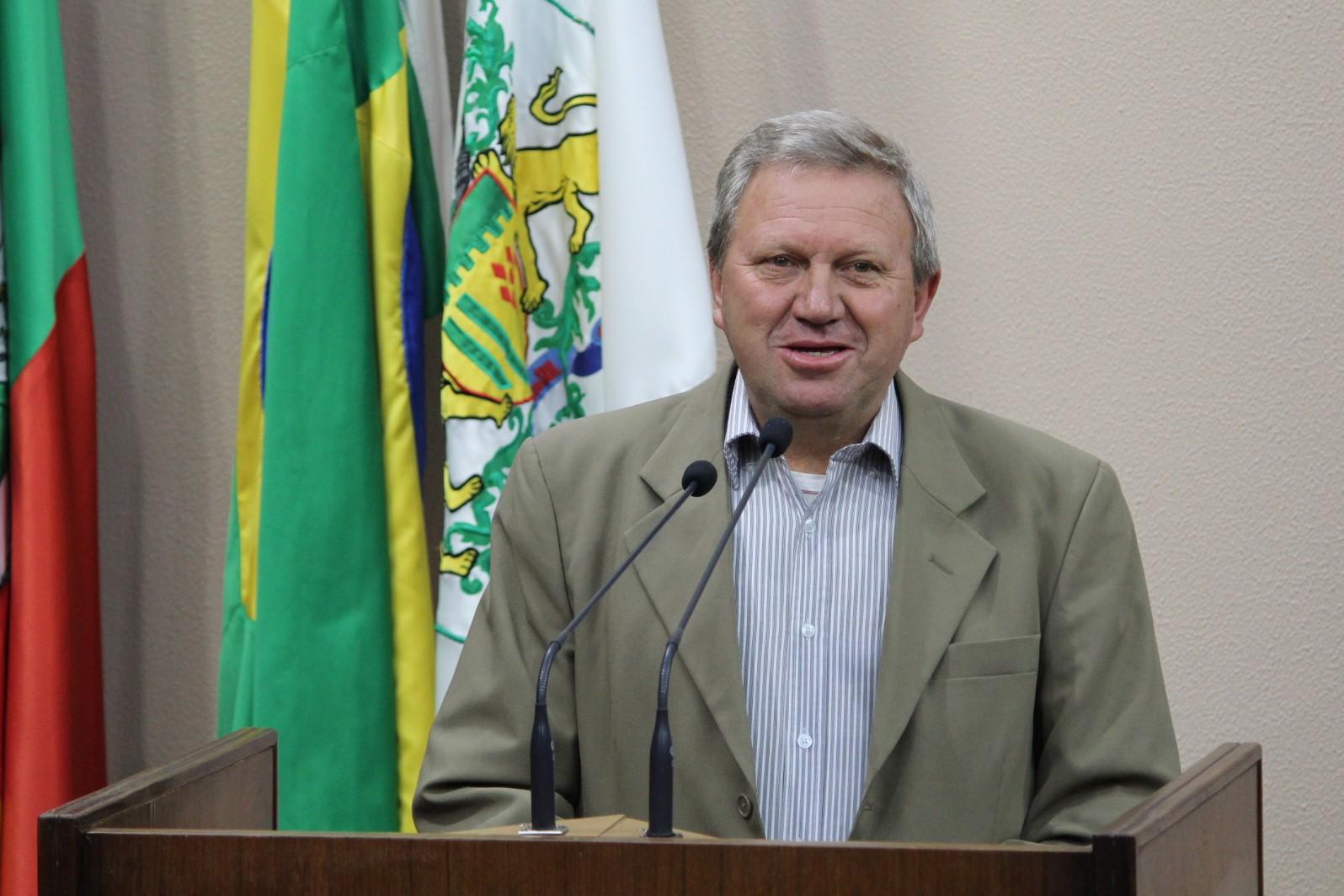 Pastor Mario Wodzik divulga projeto Celeiro de Cristo na sessão ordinária