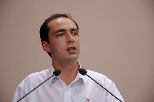 Rodrigo Beltrão/PT questiona orçamento e crise no município