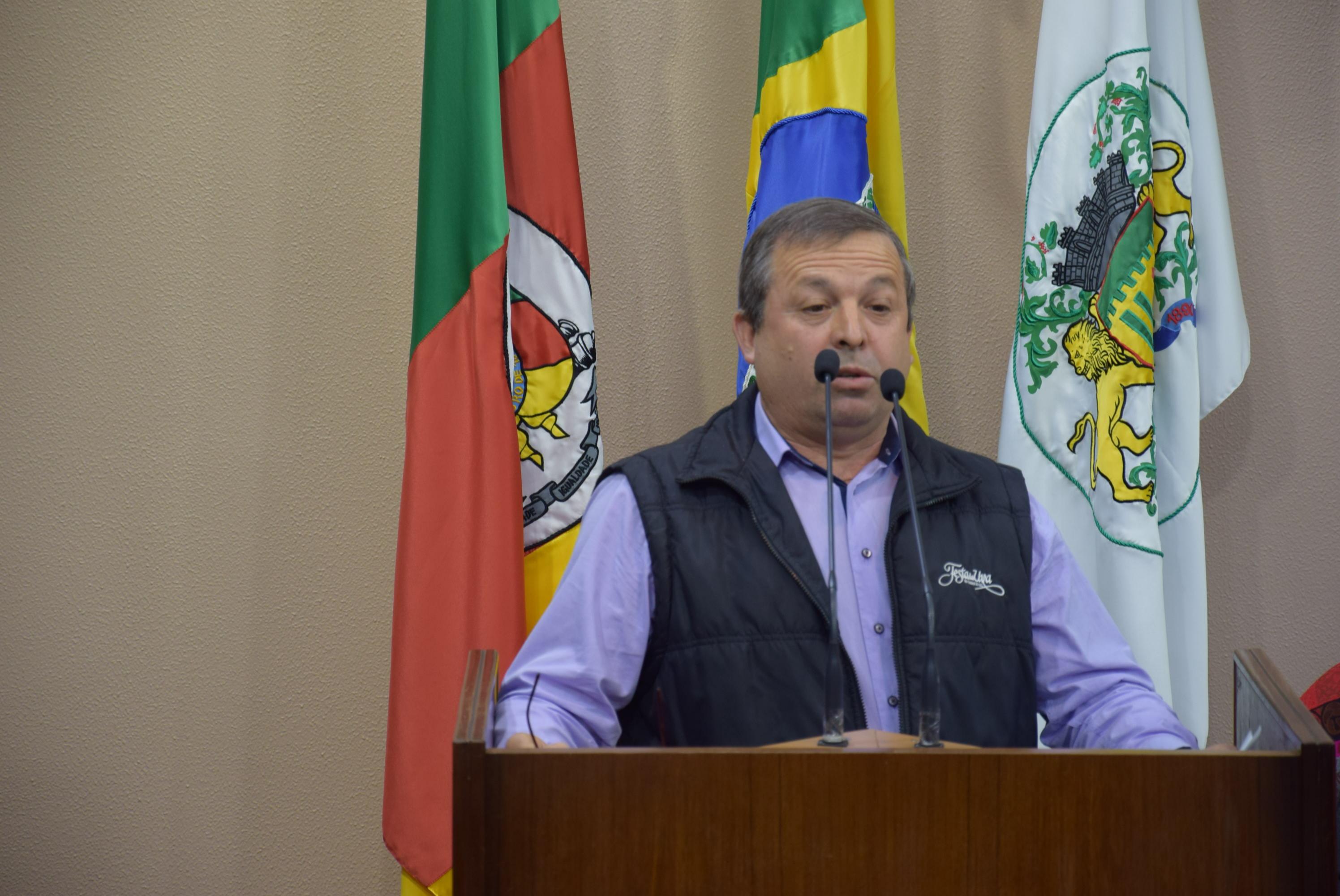 Leia mais sobre Velocino Uez elogia Escola Agrícola